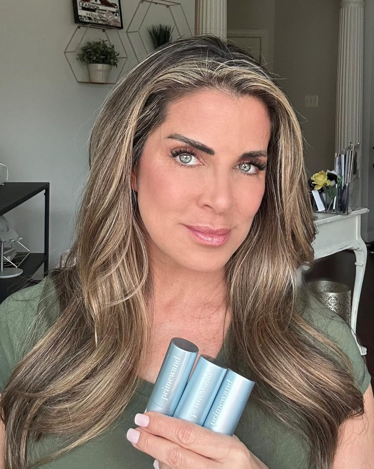 Prime Prometics Primewand Nourish &ndash; Stunning & Natural Pro-Age Makeup Moisturizing Makeup Stick for Mature Women &ndash; Silky Feel, Non-Sticky Hydration (Nourish) - Pigment image number 5