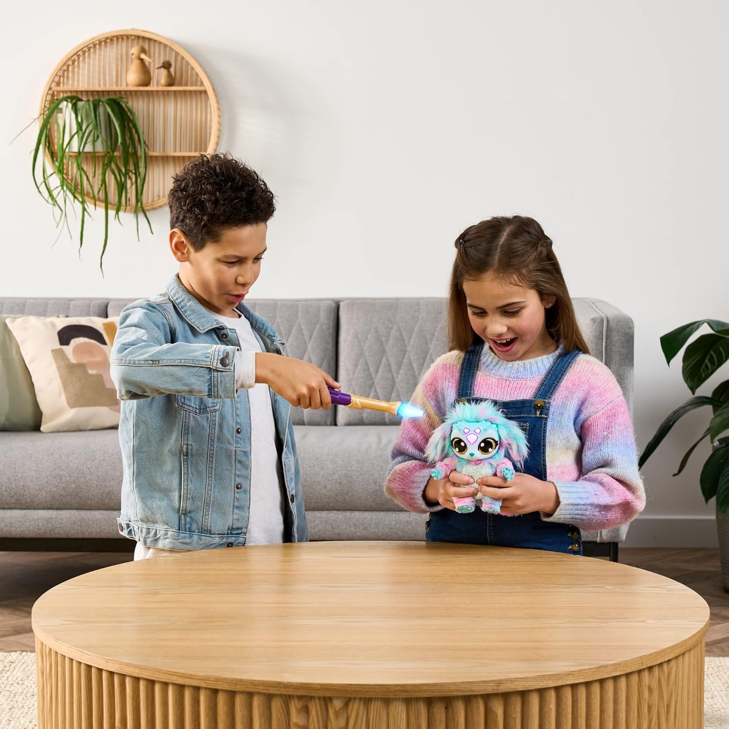 Magic Mixies Magical Misting Crystal Ball with Interactive 20.3Cm (8 Inch) Blue Plush Toy and 80+ Sounds and Reactions. image number 5