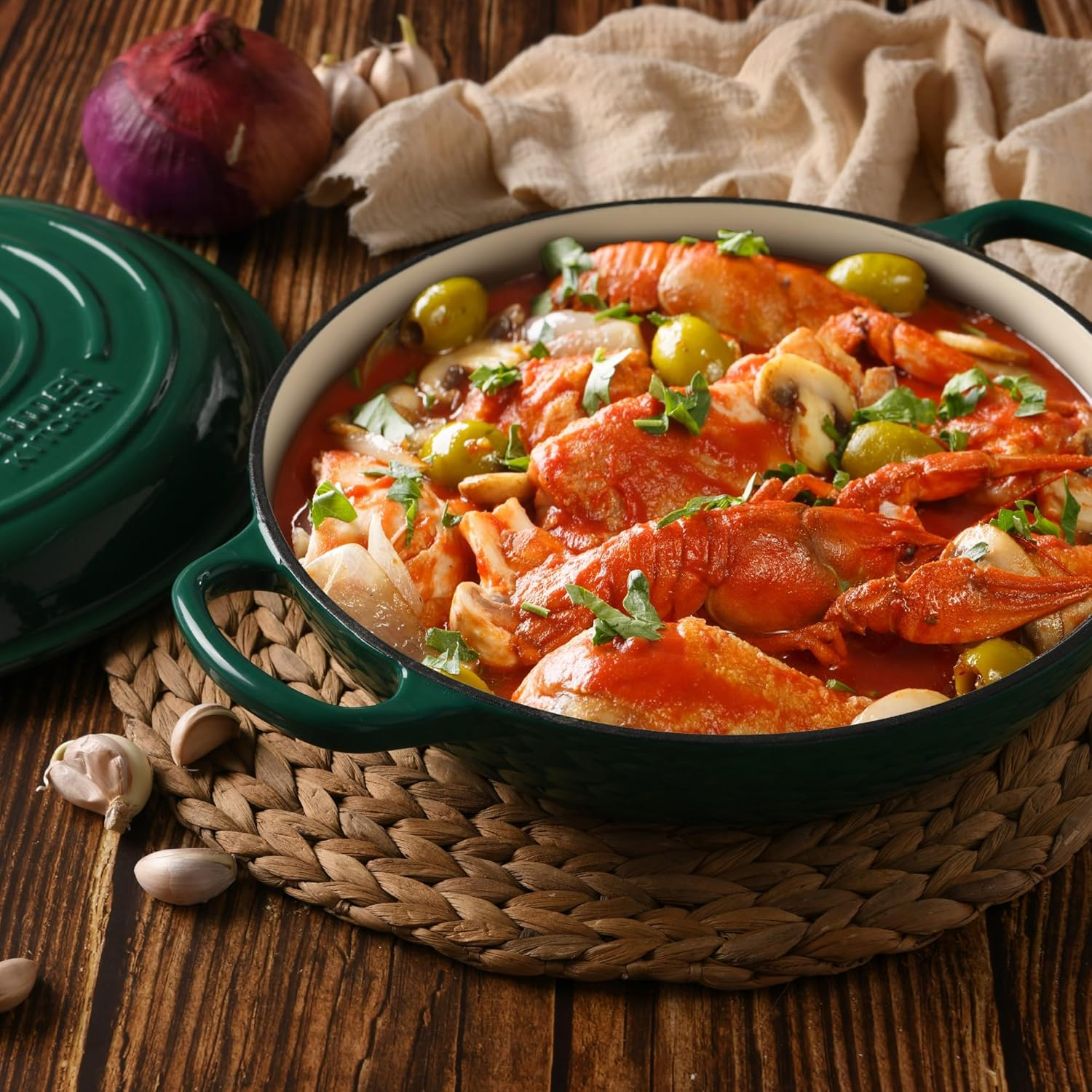 Gourmet Kitchen Cast Iron Shallow Casserole Dish with Lid Heat Resistant Knob Enamel Processing Oven Safe Dutch Oven Cookware High-Quality Non Stick Casserole 30Cm - Black Cherry Red