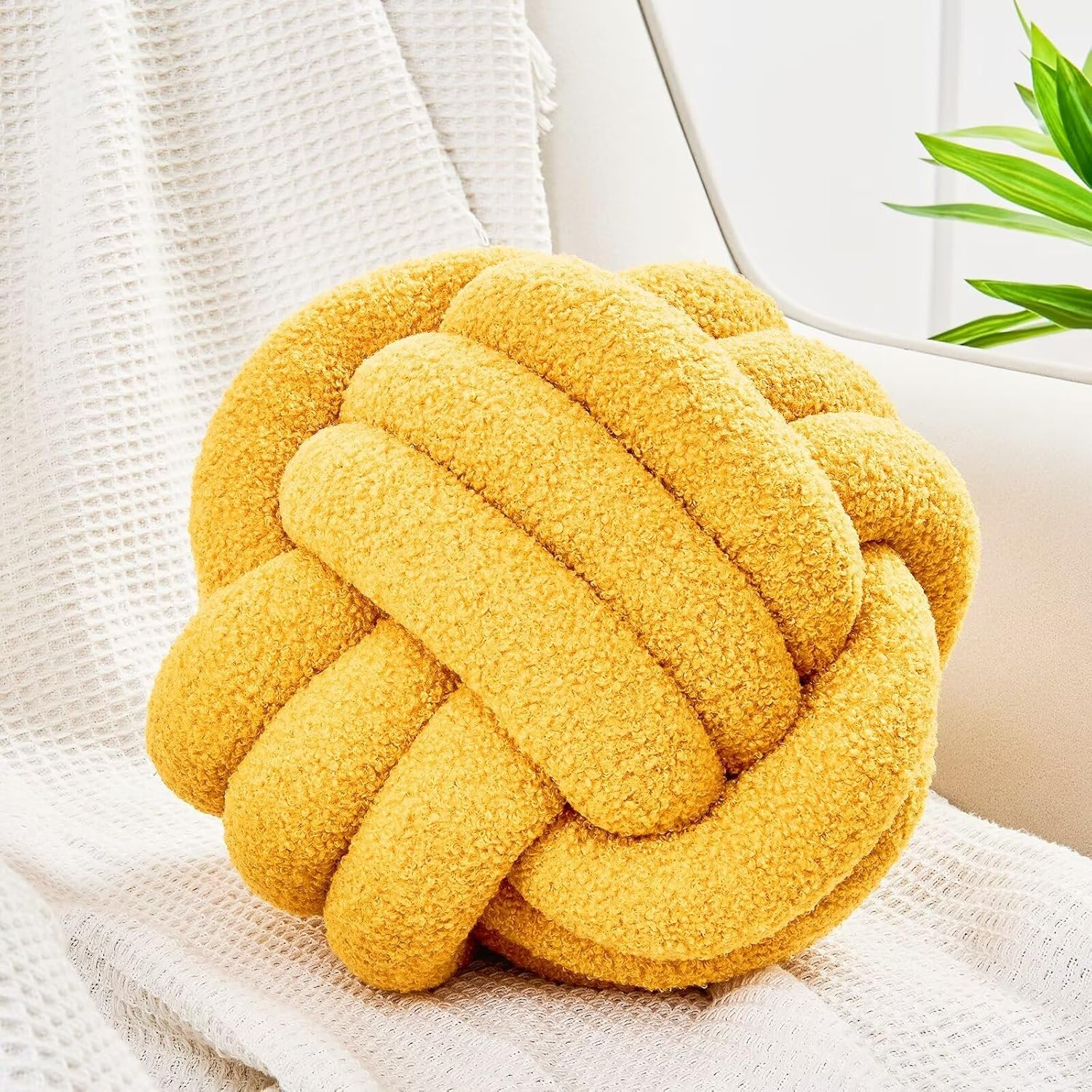 Uvvyui Knot Pillow Ball, Soft Home Decorative Pillows, round Throw Pillow, Handmade Knotted Plush Pillow, round Boucle Pillow Cushion (8.6 Inches Caramel)
