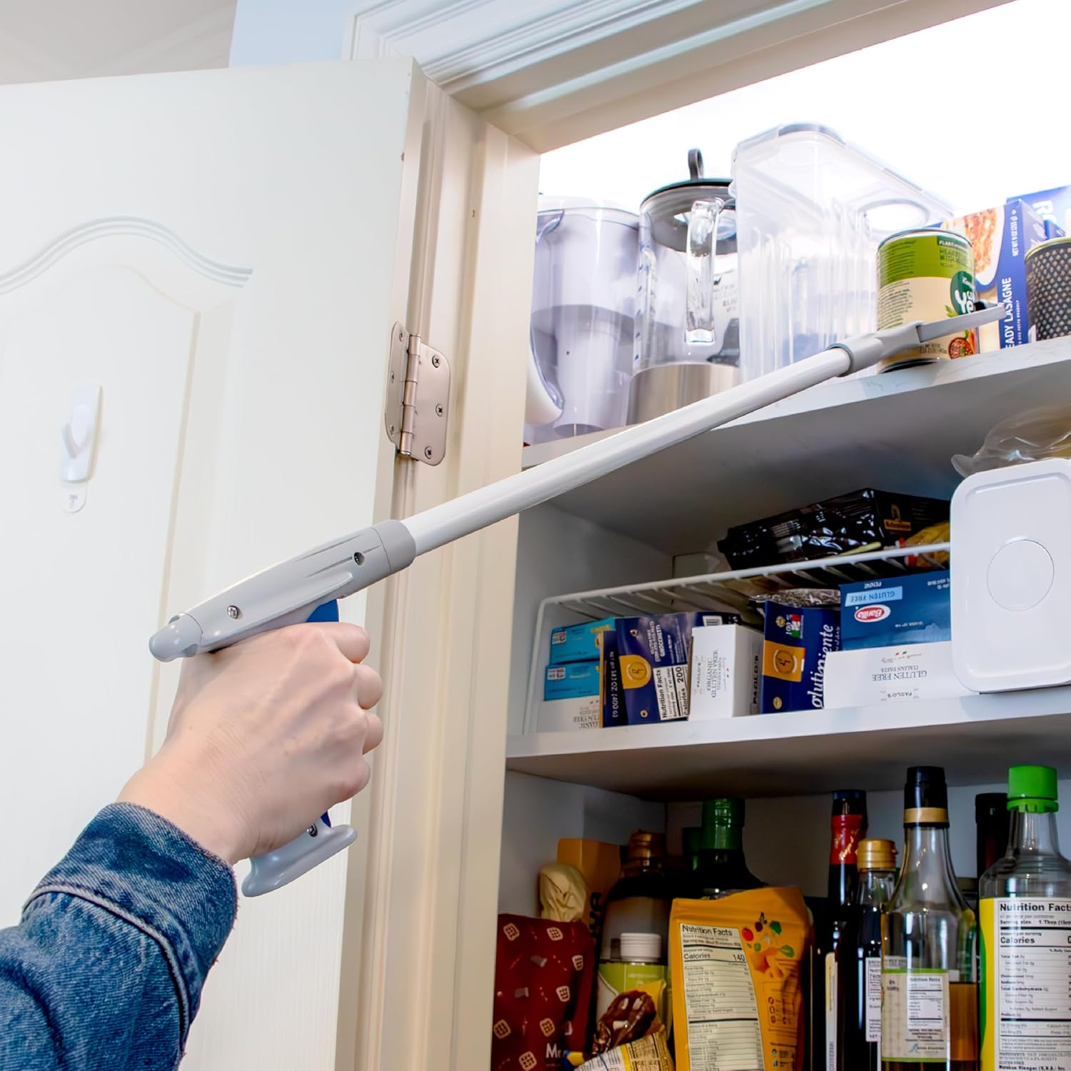 Unger Grabber plus Reacher Lightweight Multi-Purpose Pickup Tool with Ergonomic Trigger Grip, 360 Degree Rotating Head, and Magnetic Tip, 32",Green image number 5