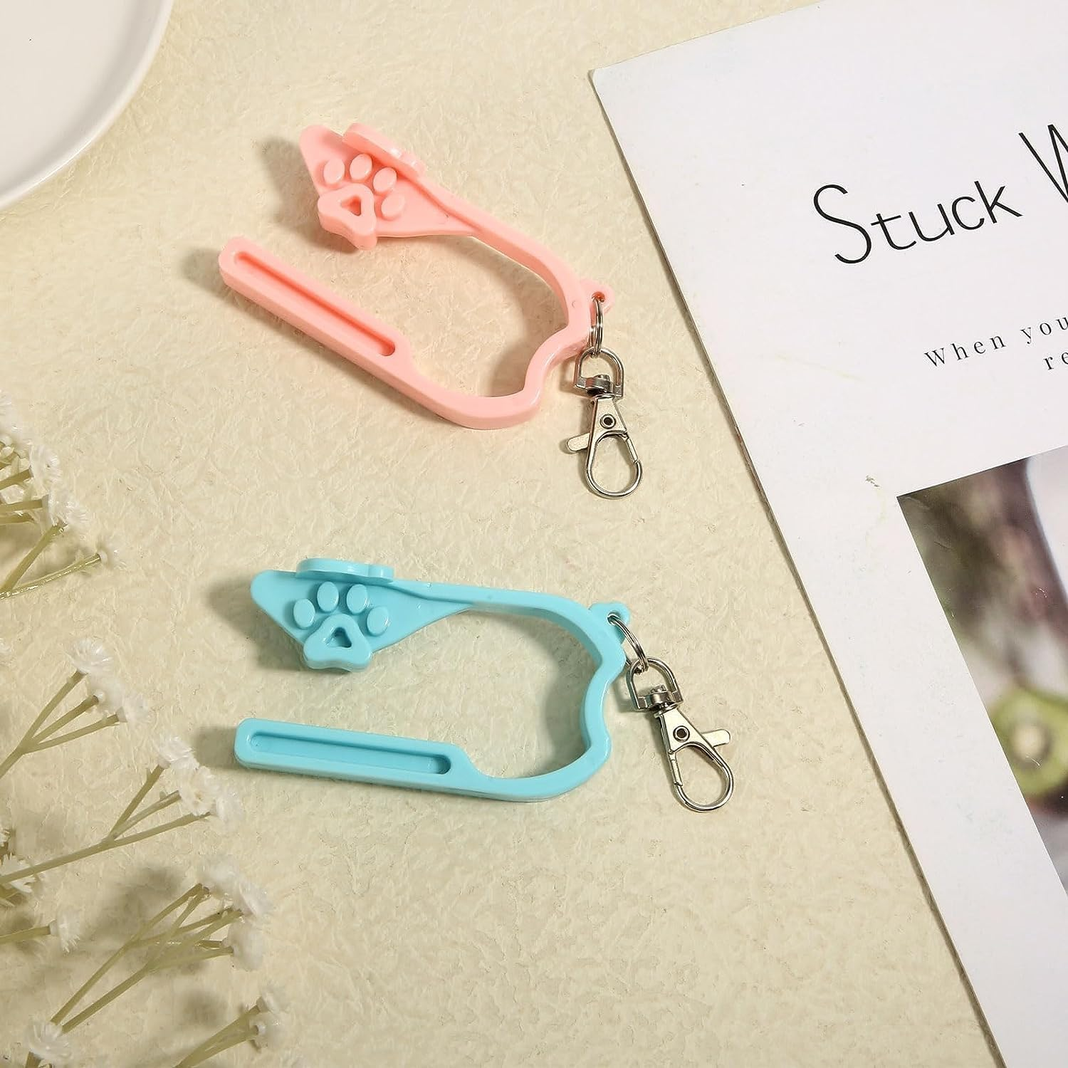 2Pcs Car Seat Openers, Buckle Tool with Keychain, Key Button Opener for All Child Seats image number 1