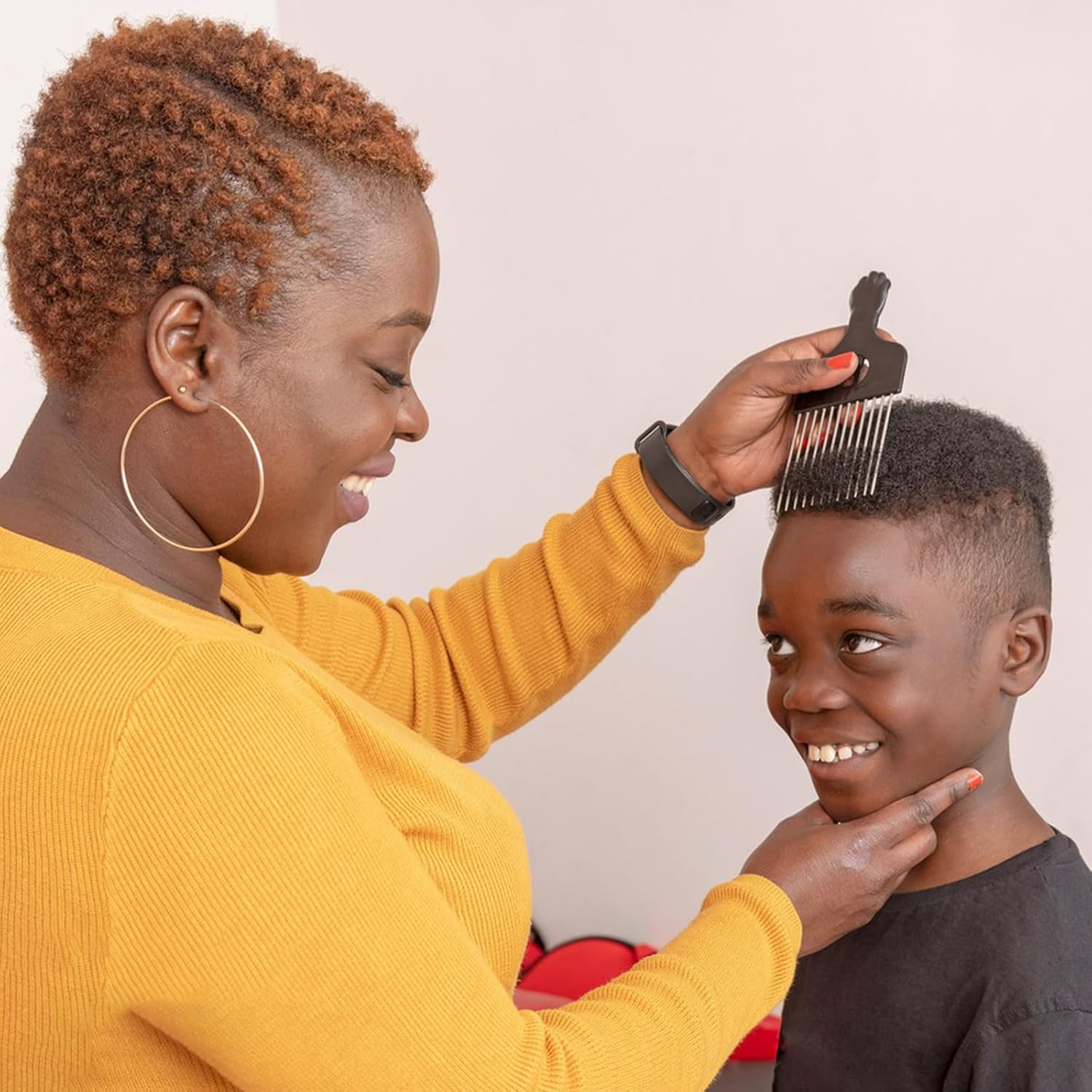 Fahibin 2 Pcs Holes Hair Sponge, Big and Small Holes Hair Sponge Brushes,Afro Coils Hair Curls Brushes,Sponge Hairbrush,Hair Sponge with Metal Combs and Curler Gloves image number 3