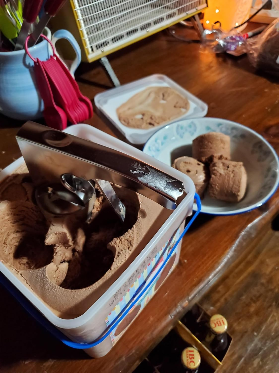 Easy Release Trigger Ice Cream Sandwich Scoop for Big Volumes | Nostalgic Old Fashioned Ice Cream Scooper, Designed in a Classic Cylindrical Style Scoop Disher image number 3