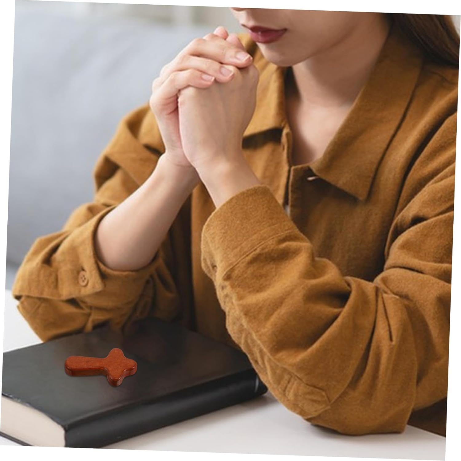 FUTUREORYY 3Pcs Small Hand Held Wooden Cross Portable Pocket Prayer Crosses for Comfort and Peace for Baptism First Communion Mother Day image number 2