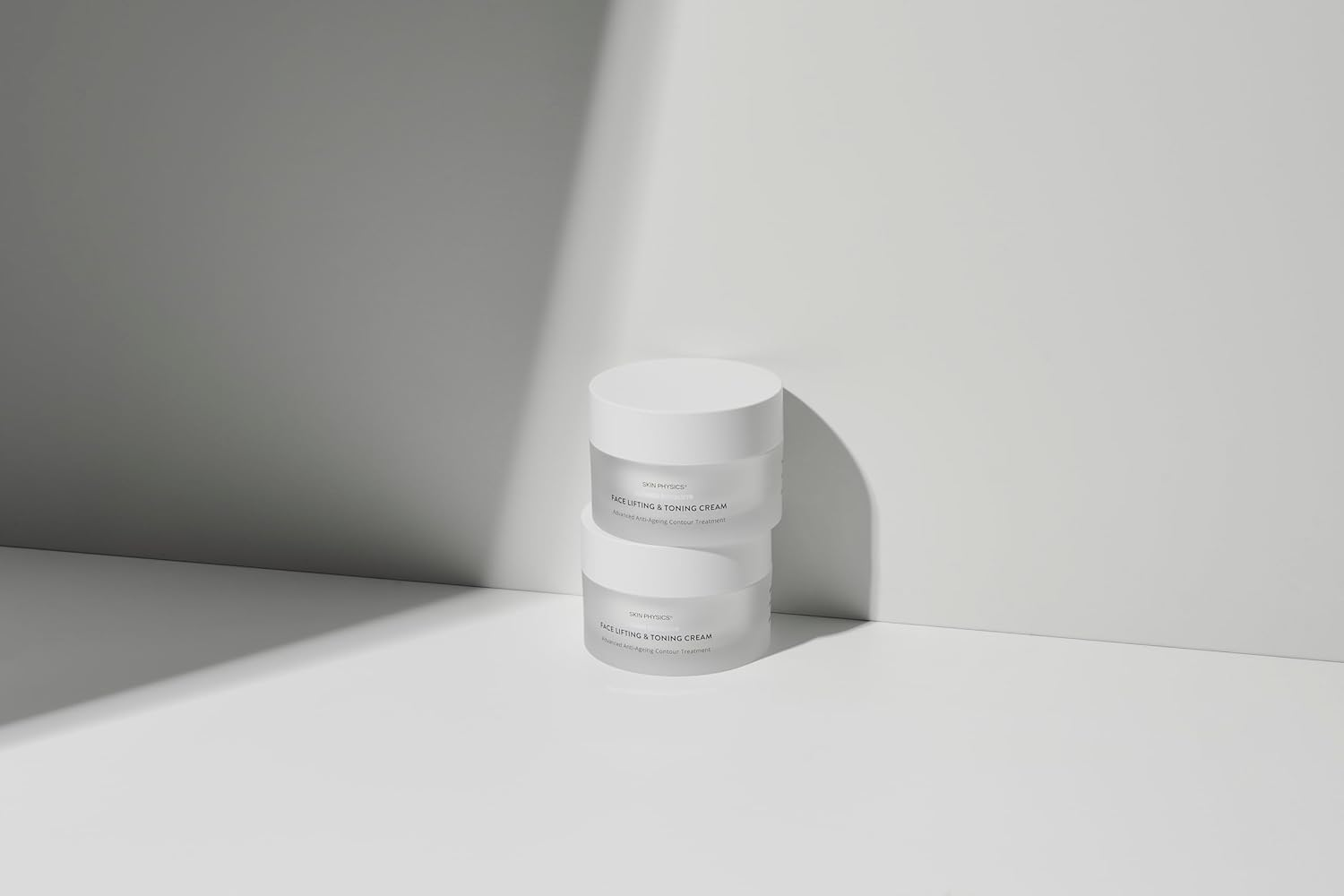 Skin Physics SUPERLIFT Face Lifting & Toning Cream 50Ml &ndash; Anti-Ageing Wrinkle、Firming & Hydrating Face Cream, Lifting Moisturiser for Women image number 4