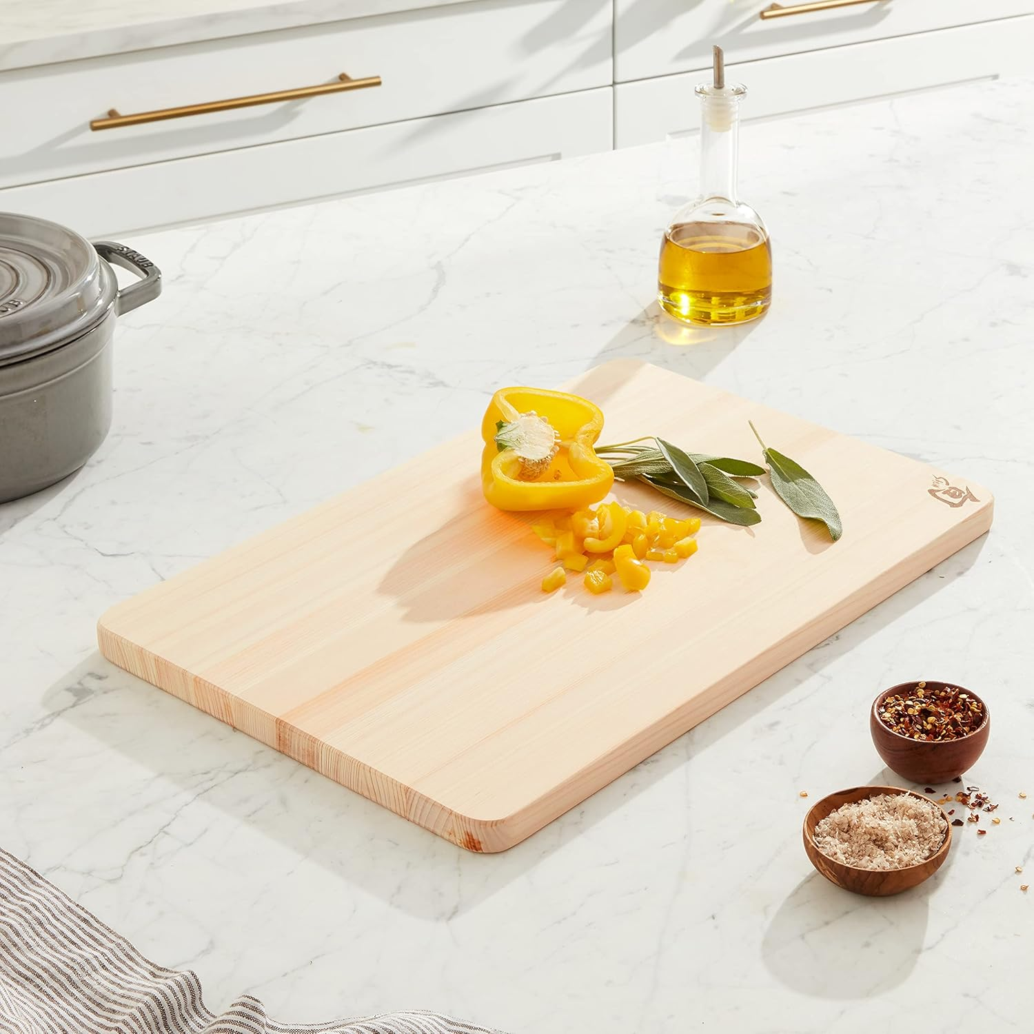 Shun Cutlery Large Hinoki Cutting Board, 17.75" X 11.75" Large Wooden Cutting Board for Kitchen, Medium-Soft Wood Preserves Knife Edges, Forest Stewardship Council Certified, Japanese Chopping Board image number 2