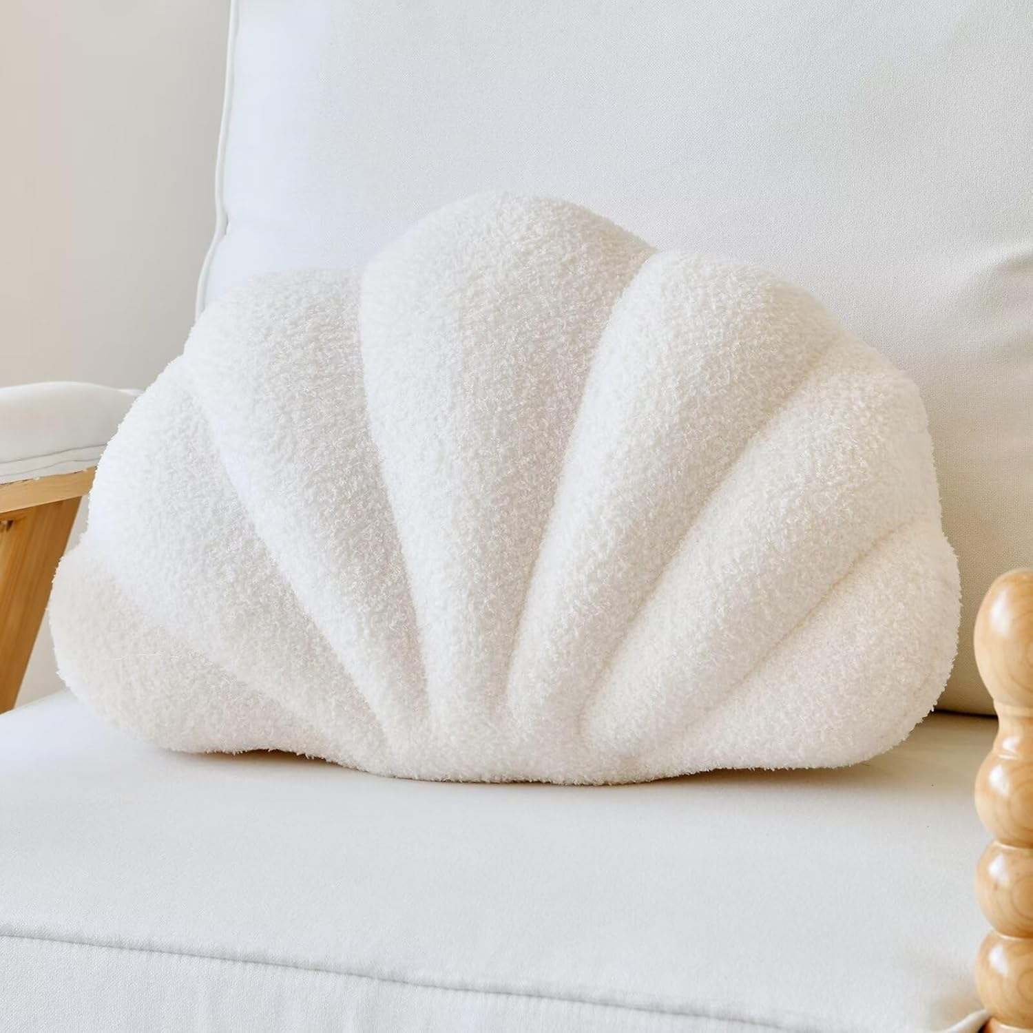 Seashell Throw Pillows, Shell Shaped Throw Pillows, 13 Inch Soft Home Decorative Pillow Plush Cushion for Bed Couch Living Sofa Room Decor Accent Throw Pillow