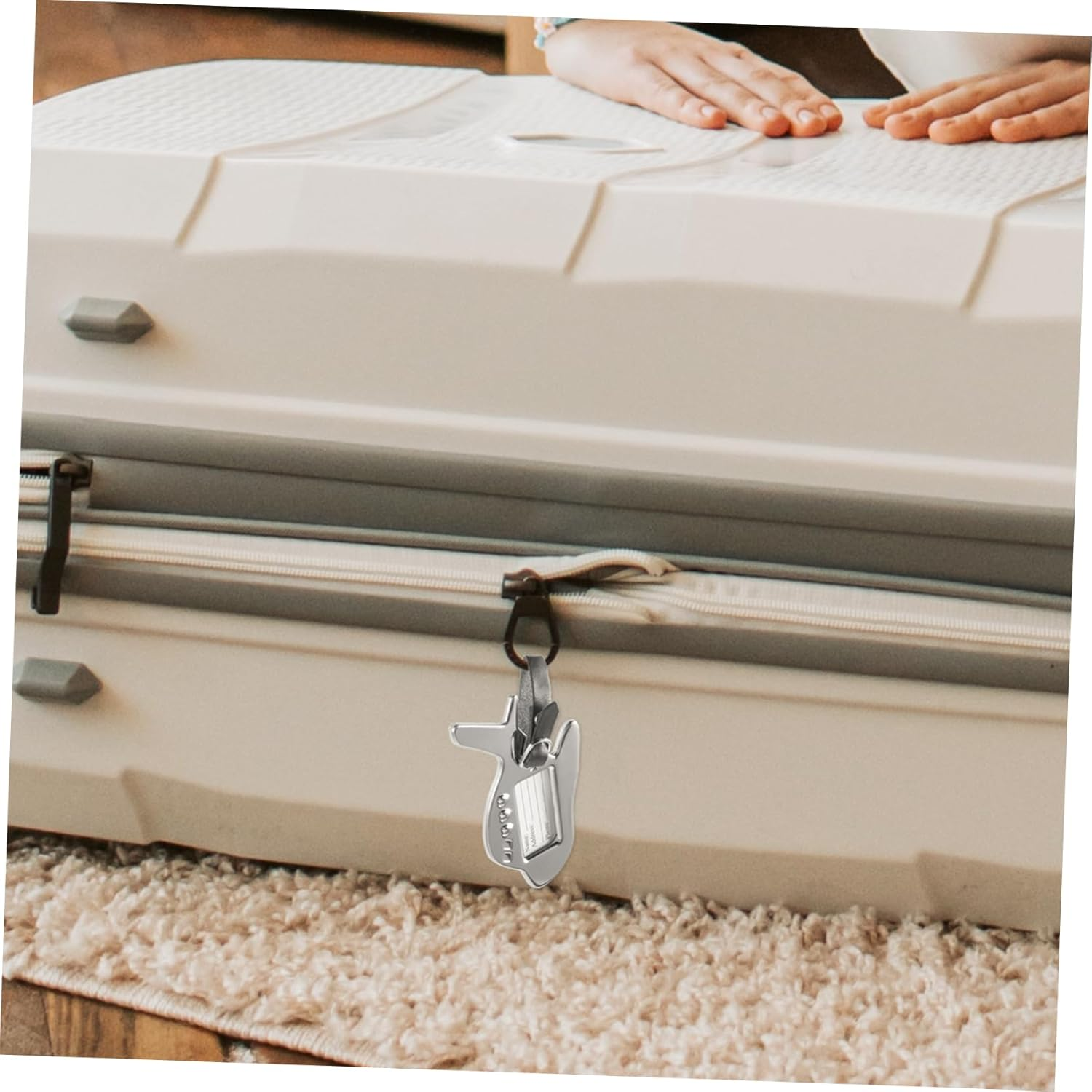 JEWEDECO Airplane Shaped Luggage Tag Lightweight Travel Identifier for Suitcases Easy to Personalize Name Information Travel Accessory For image number 1