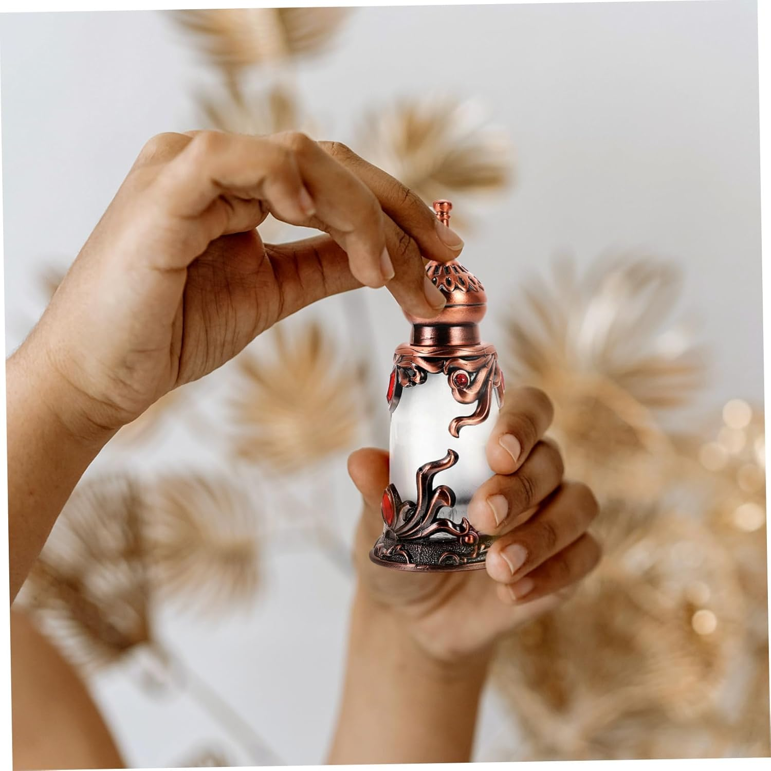 CATIEBYE Vintage Alloy Perfume Bottle Refillable for Essential Oils Decorative Lightweight Vintage-Style Scent Container Elegant Travel-Friendly Fragrance Storage for Bedroom and Dressing image number 6