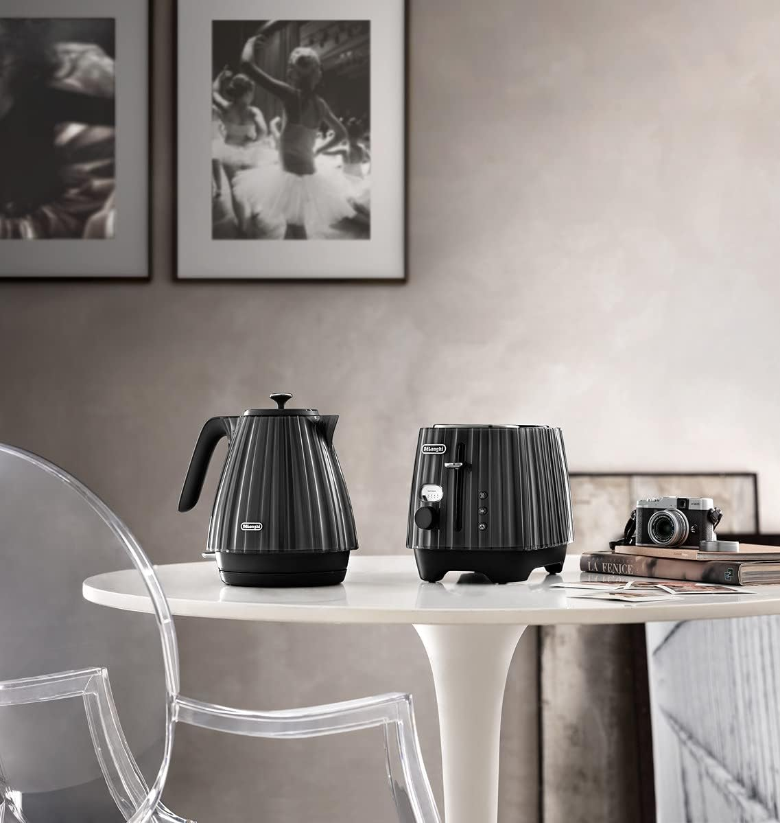 De'Longhi Ballerina Toaster, 2 Slot Toaster, Reheat, 5 Browning Settings, Defrost and Cancel Functions, Pull Crumb Tray, CTD2003.BK, 900W, Black - Green image number 5