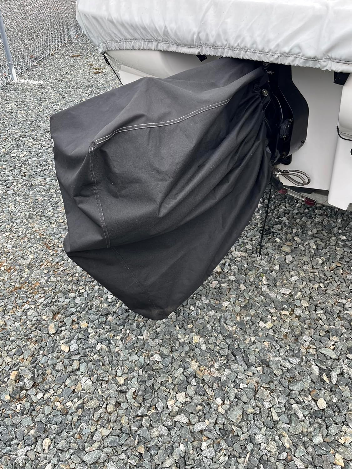 Universal Inboard Outboard Engine Cover 600D Polyester, Water and UV Resistant, Year-Round Protection image number 1