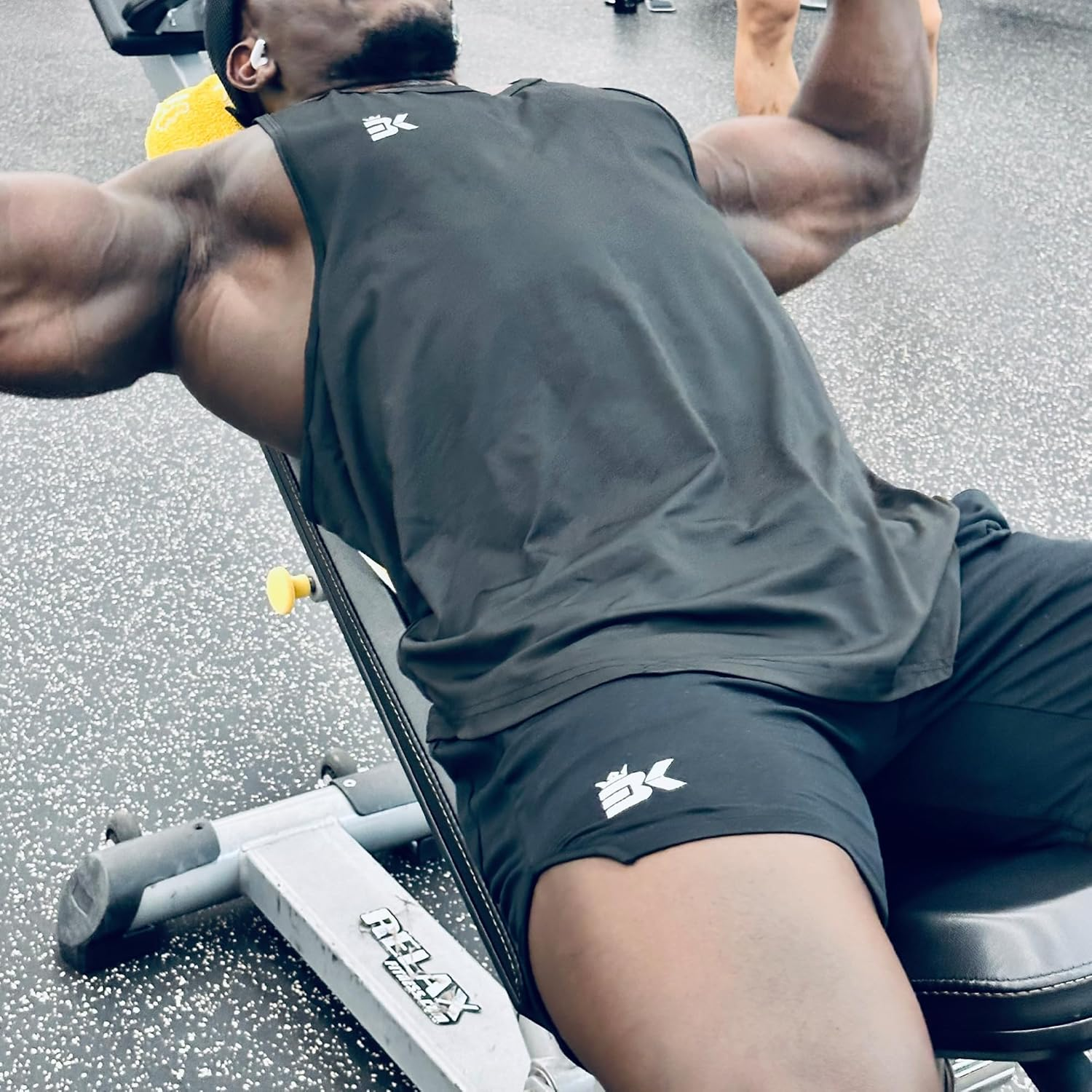 BROKIG Men'S Inpok Gym Running Shorts, Split Leg Sport Workout Fitness Shorts with Zip Pocket image number 4