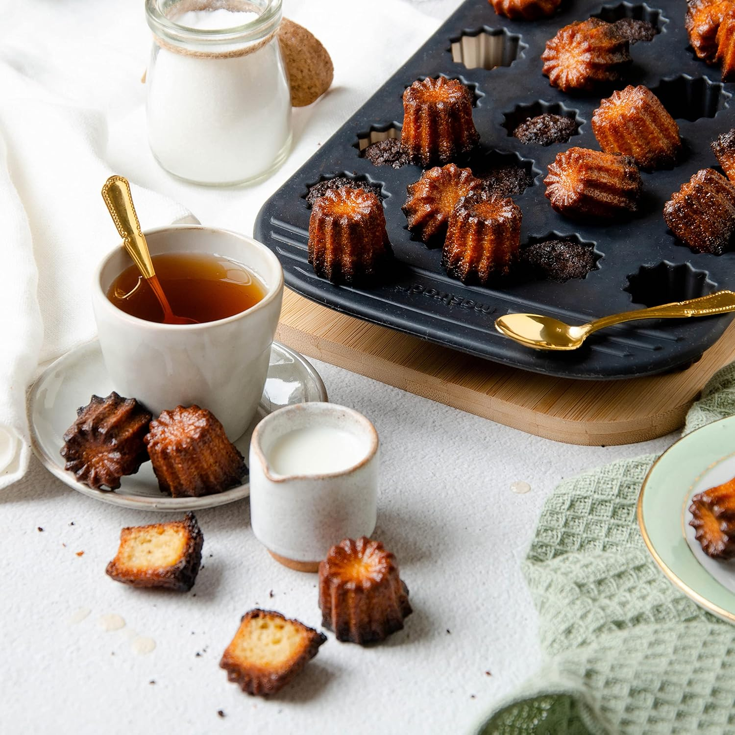 Mastrad &ndash; 28 Cavity Canele Mold/Pan, Silicone, Nonstick, Dishwasher Safe, Heat Resistant Cannele Mold, F43514 image number 6