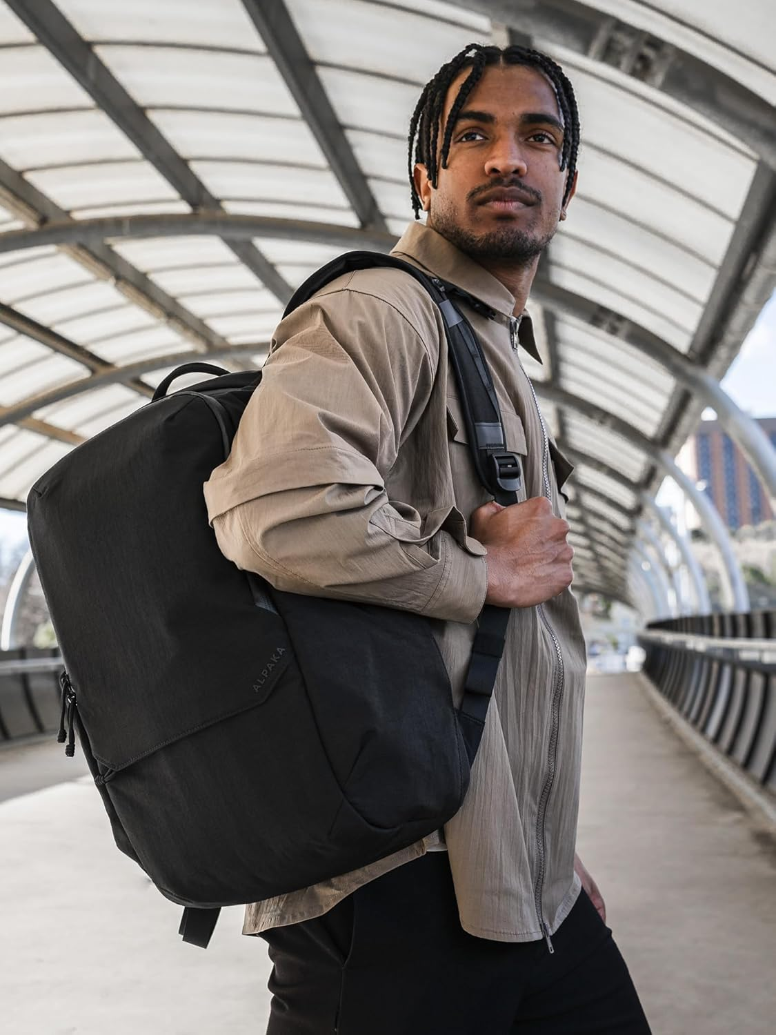 ALPAKA Elements Backpack Pro 24L - Black Laptop Backpack Fits 16'' Laptop with Dual Bottle Pockets, Travel Backpack for Men image number 5