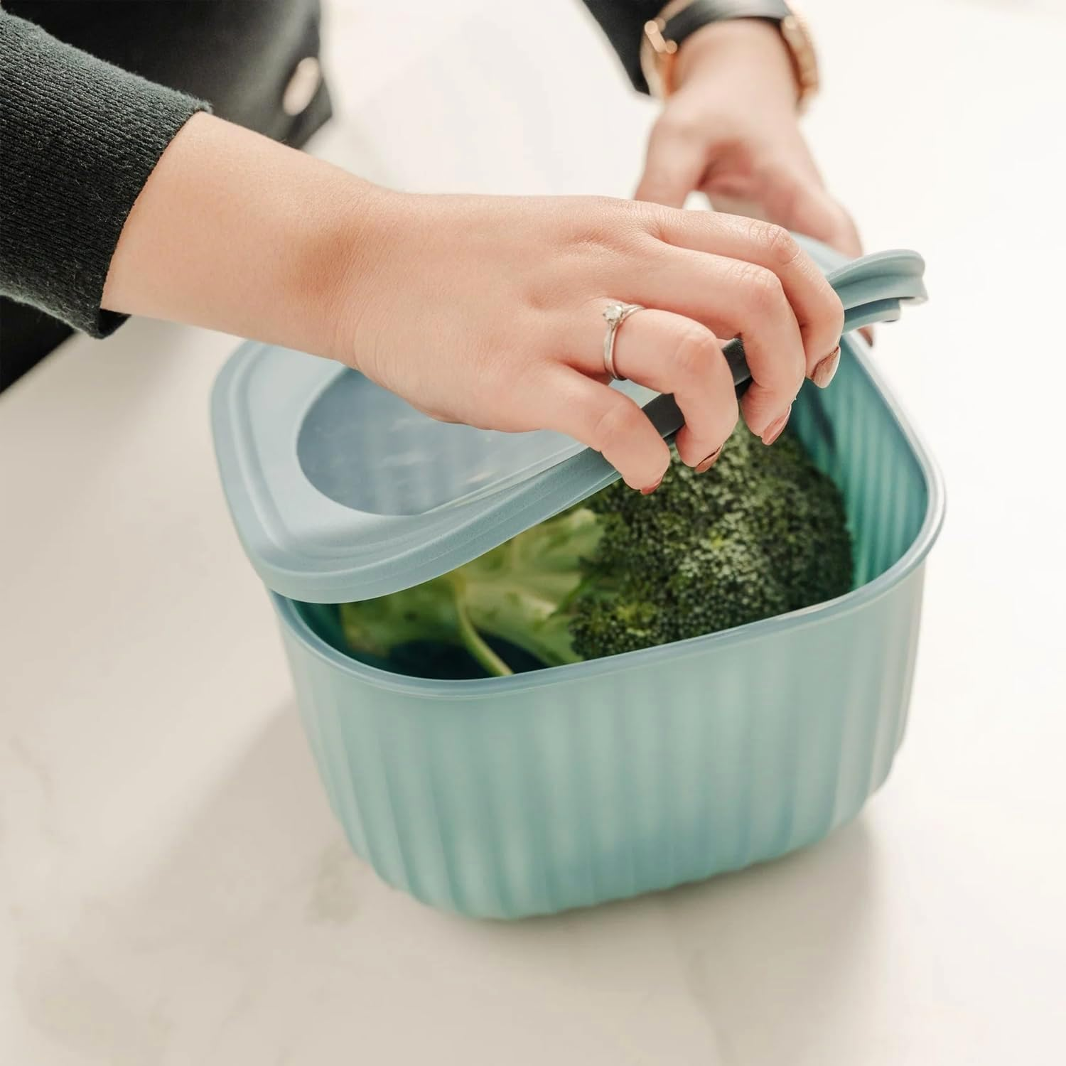 Felic 4PCS Mixing Bowl Set with Lids, Square Nested Food Storage Set in Various Sizes, Versatile Plastic Mixing Bowls for Kitchen Cooking,Mixing,Baking,Prepping,Stirring,Serving (Square Shape) image number 2