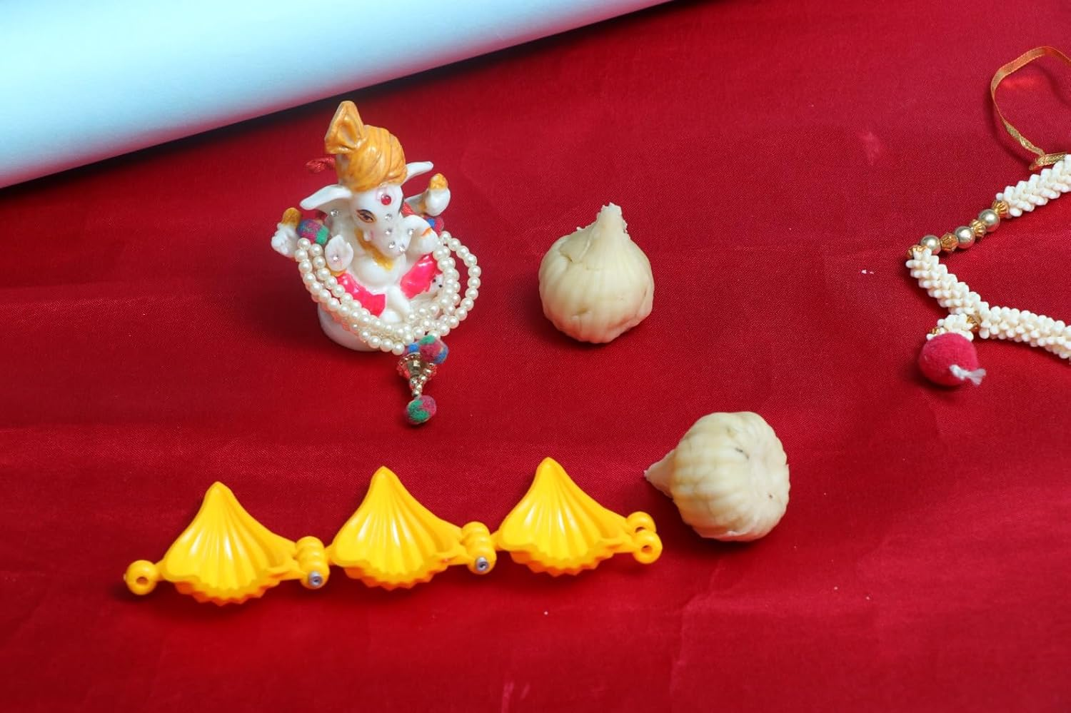 Garden of Arts Plastic 2 Pieces Small and Medium 3 Fold Modak Maker Mould for Ganpati, Diwali, Dussehra, and Other Festival, Orange,7X7X2 Cm image number 4