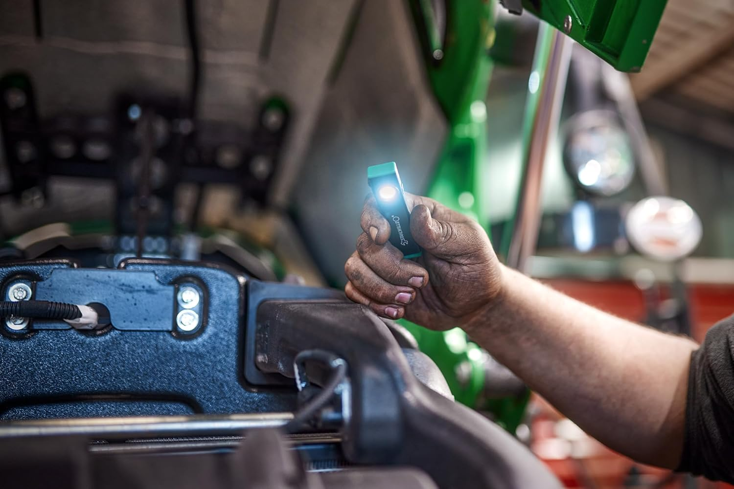 STAHLWILLE Mini LED Work Light 13134 with Retaining Clip and Magnet, up to 500 Lumen, 3 Hours Light Time, Integrated Battery, USB-C Torch, Black image number 5