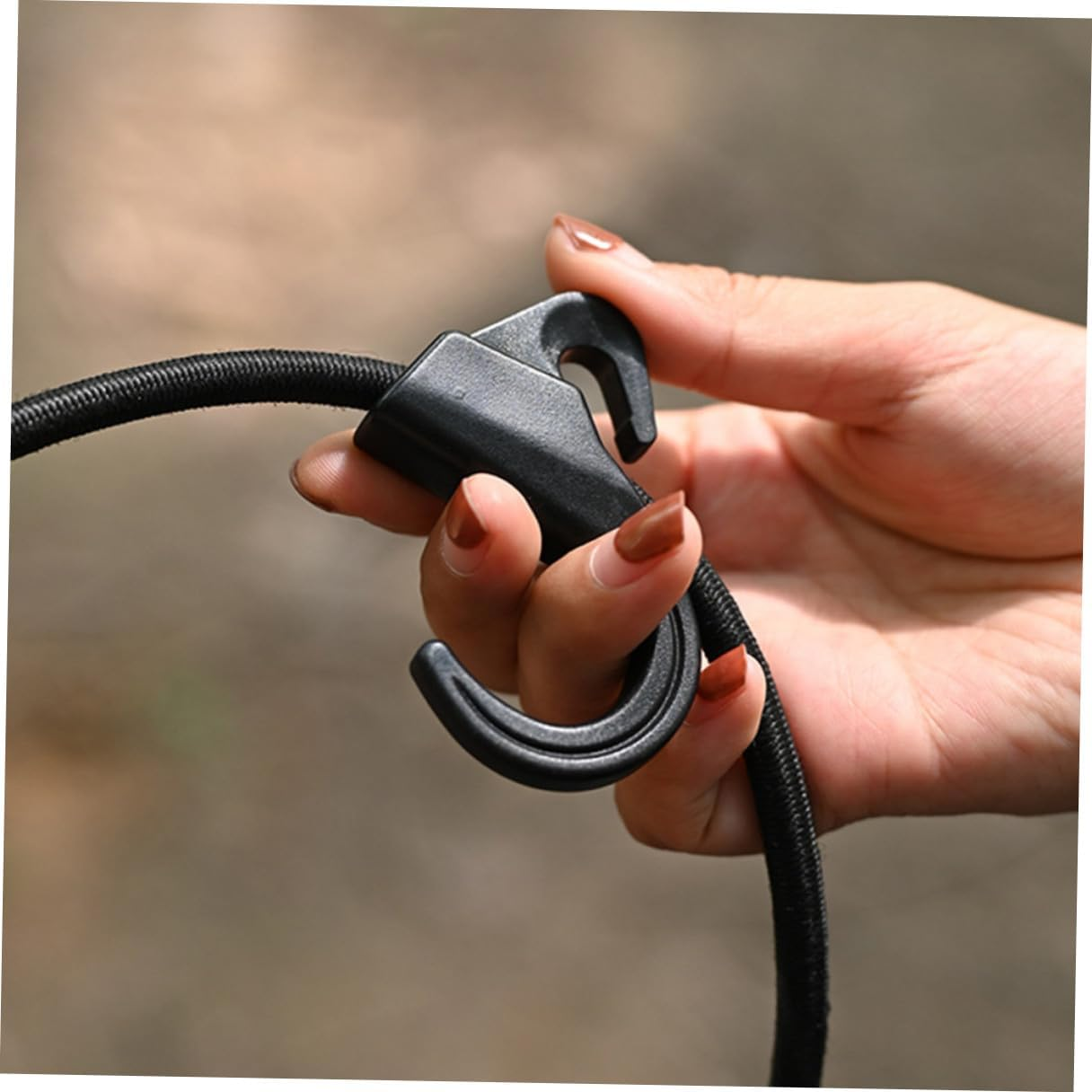 VERDANVERSE Heavy Duty Elastic Bungee Cord with Carabiner Hooks for Outdoor Camping Hiking Climbing Multipurpose Stretch Strap for Tent Fixation and Luggage Securing image number 6