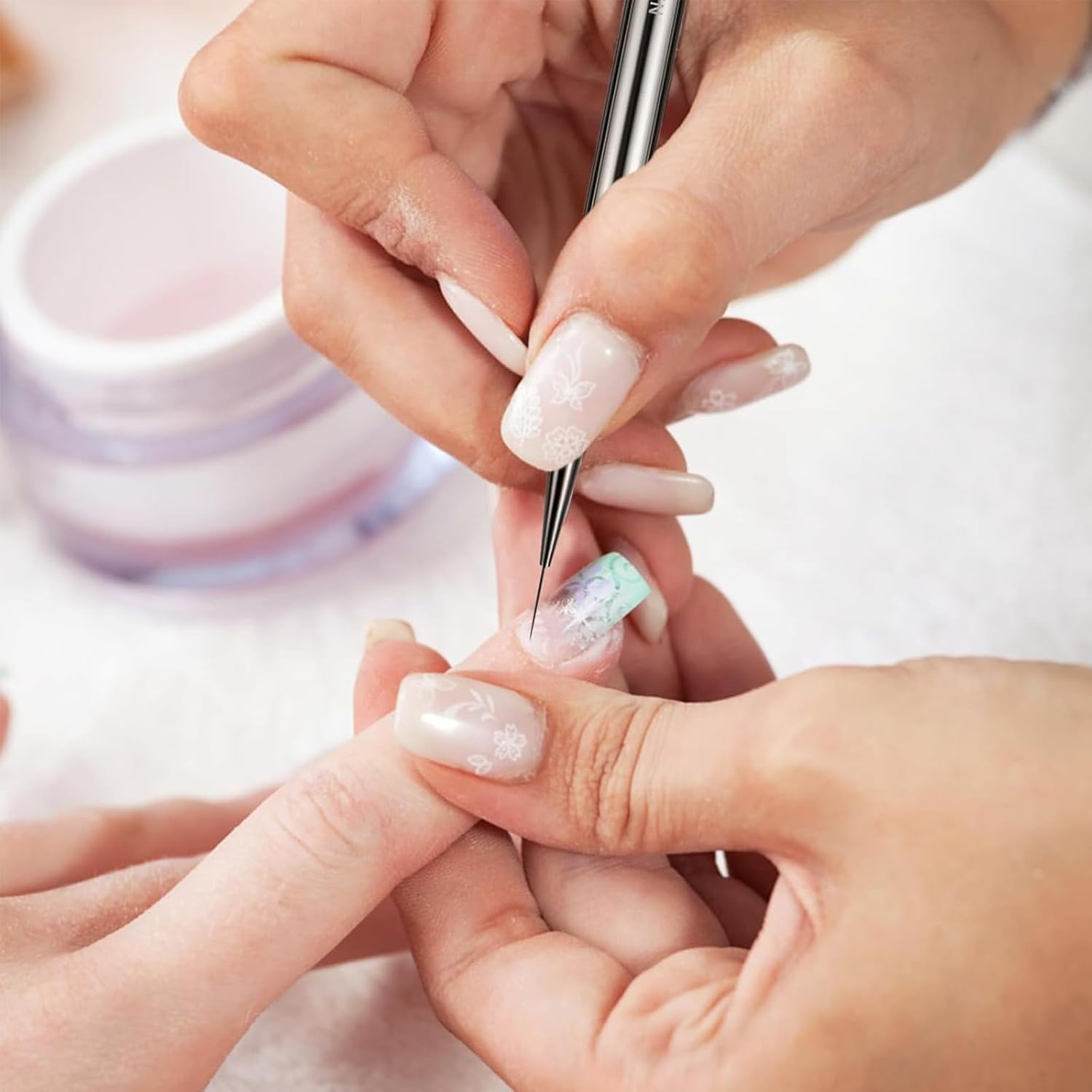 5 Pcs Nail Art Liner Brushes Set, Fine Detail Thin Liner Brushes for Professional Gel Polish Painting, Nail Art Brushes (6/9/12/15/18 Mm)