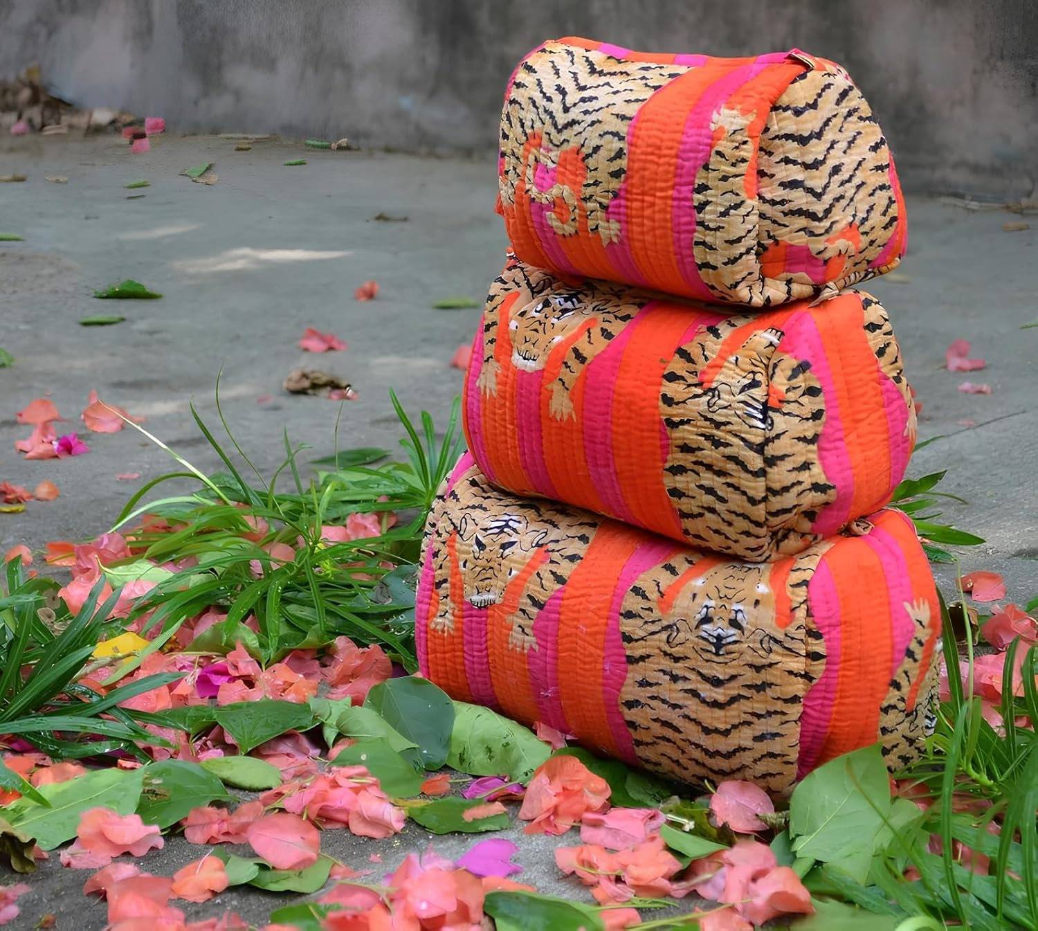 INDACORIFY Tiger Print Makeup Bag Set of 3 Pieces Indian Cotton Toiletry Bag Make up Pouch Travel Bag Quilted Wash Bag Shaving Cotton Cosmetic Kit, Multicolor, Bag image number 1