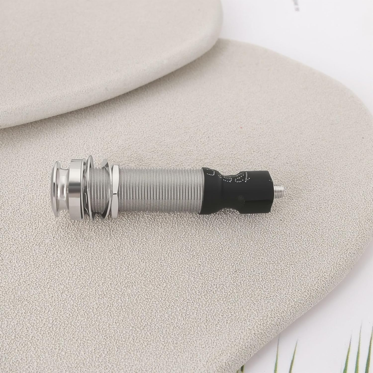 1PC Guitar Endpin Jack 6.35Mm Output 2.5Mm Input Endpin Jack Compatible with Acoustic Guitar 60.5X15.6Mm Instrument Accessories Silver image number 3