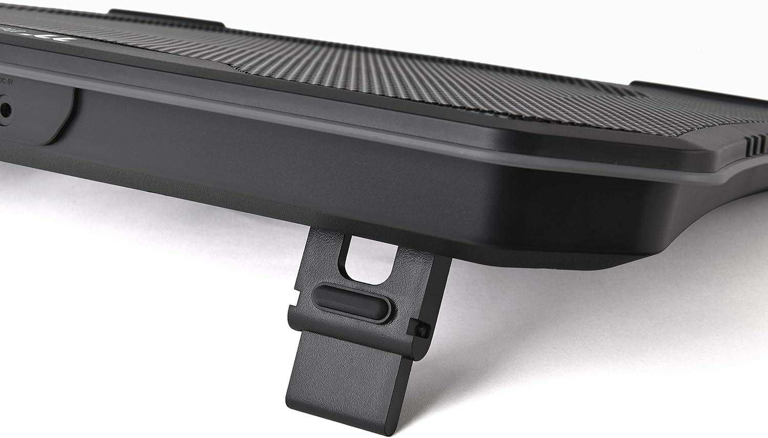 Thermaltake Massive Steel Mesh Panel with 1 X 120Mm Fan, 256 Color RGB Spectrum, 10"-15" Notebook Cooler CL-N020-PL12SW-A image number 4