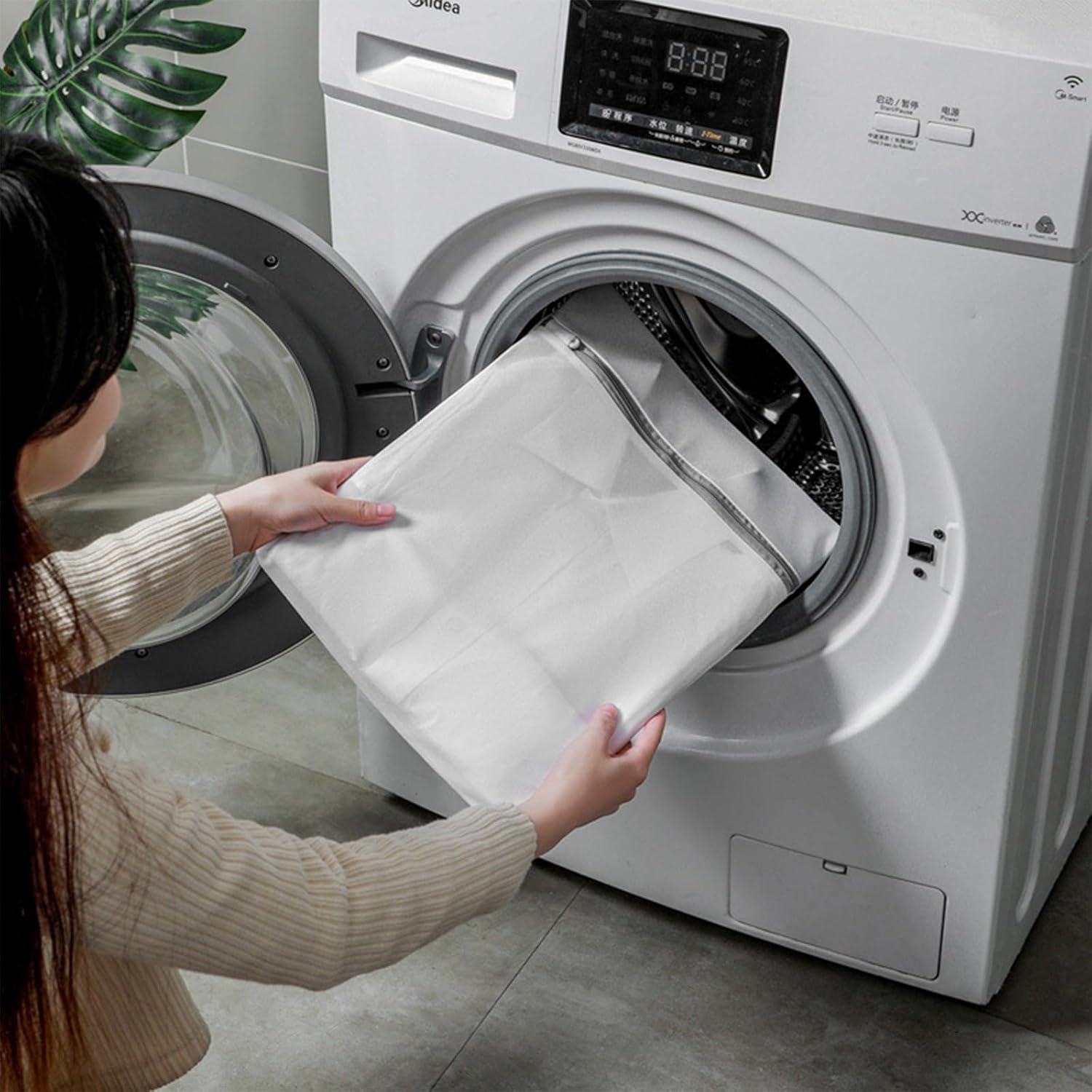 8 Pack Delicates Laundry Bags Mesh Washing Bags for Bras, Socks & Clothing Gentle Wash Organiser for Machine & Travel XL Breathable Mesh (White) image number 1