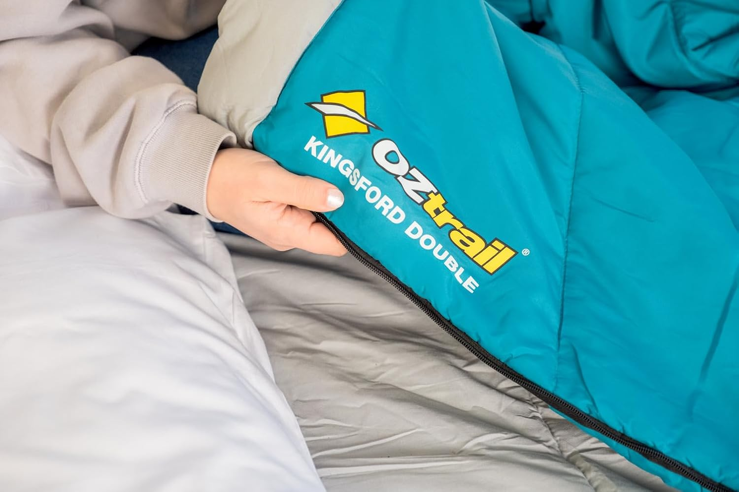 Oztrail Kingsford Double Sleeping Bag, Outdoor Camping, Double Occupancy, +5 Temperature Rating image number 4