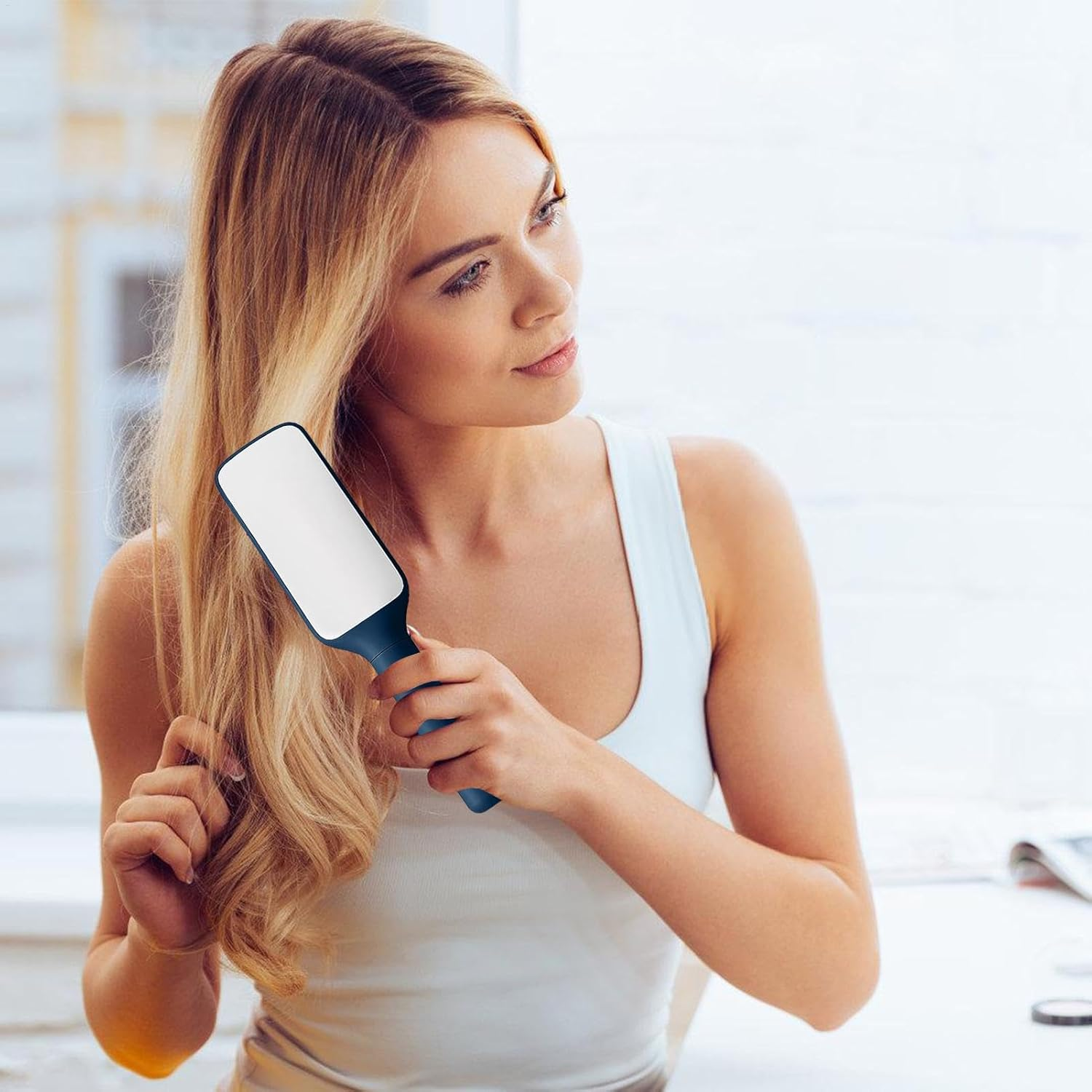 Easy Clean Hair Brush,Retractable Bristle Self-Cleaning Combs | Portable Hair Brush, Anti-Static Hair Combs for Straight Curly Thick Hair image number 1