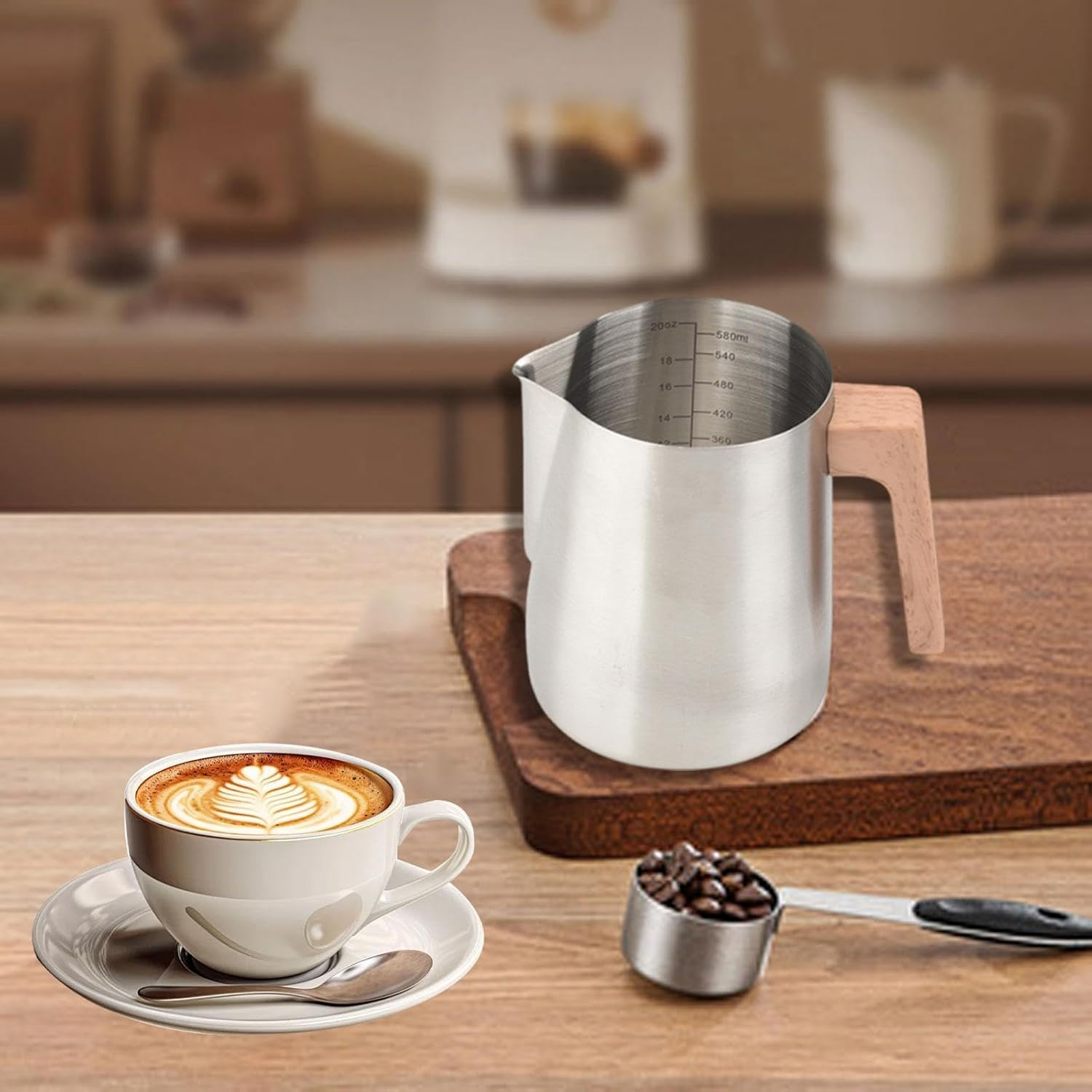 Motivetech Milk Frothing Pitcher, Espresso Cup for Latte Art, Coffee Bar Accessories, 600Ml Coffee Maker with Smooth Surface, Hot Tea, Hot Chocolate, Silver