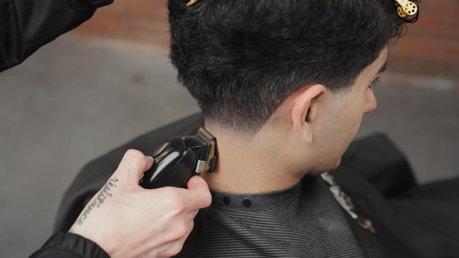 Wahl Cordless Clip Professional Barber Clippers, Used for All Hair Types, Bulk Removal, Upgraded Motor, Smooth Cuts, Crunch Blade Technology&trade; image number 5