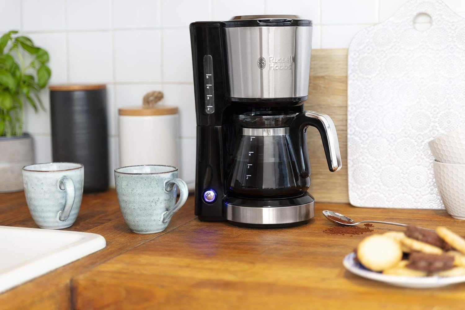 Russell Hobbs Mini Coffee Machine [Shower Head for Optimal Extraction and Aroma] Compact (Max 5 Cups, 0.6 L Glass Jug, Including Permanent Filter, Warming Plate), Compact Filter Coffee Machine, Small