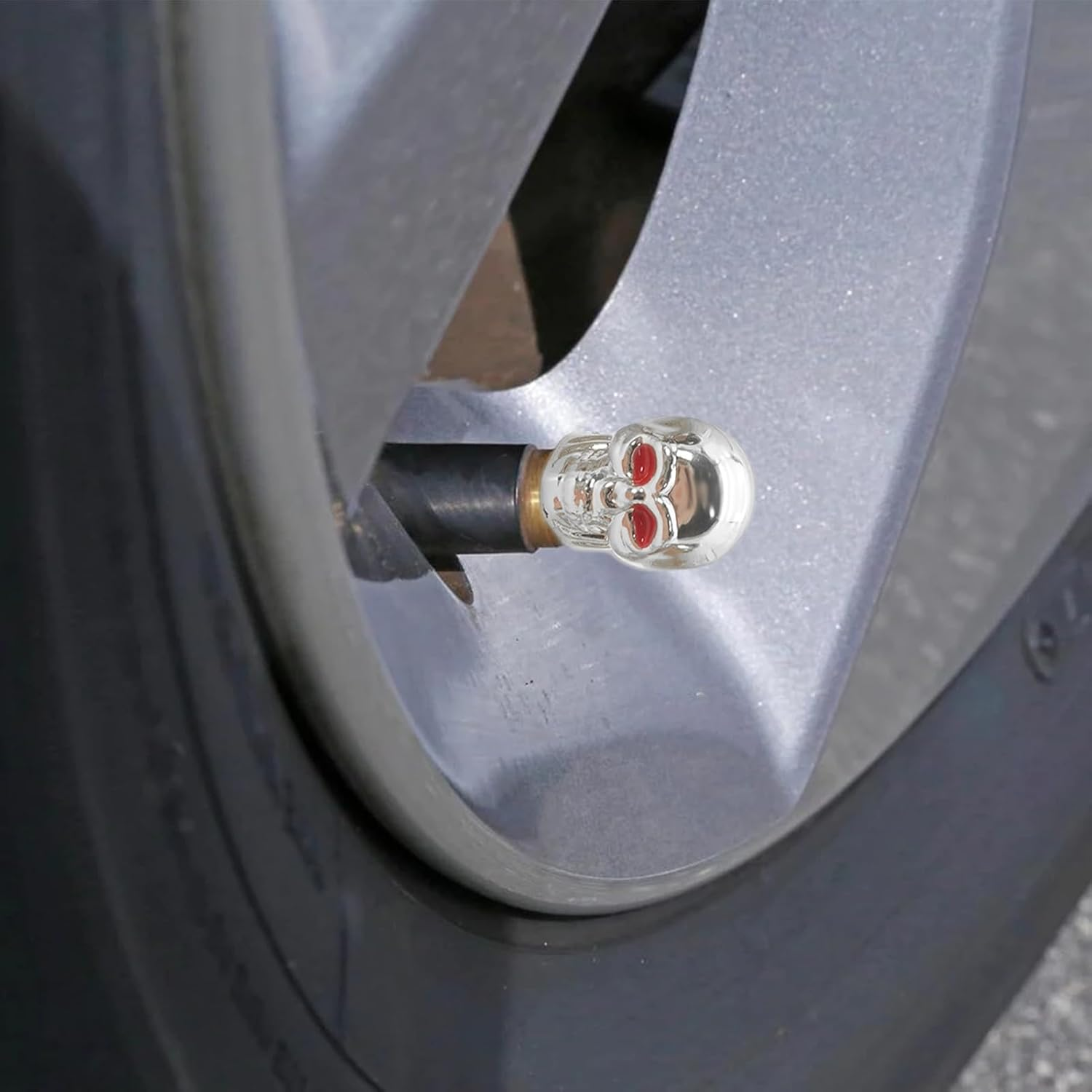 4Pcs Skull Valve Stem Caps &ndash; Uniiversal Tyre Valve Air Caps Cool Skull Design, Copper Core Valve Covers for Rims, Car Styling for Car, SUV, Truck, Bike, Engine - Black image number 2