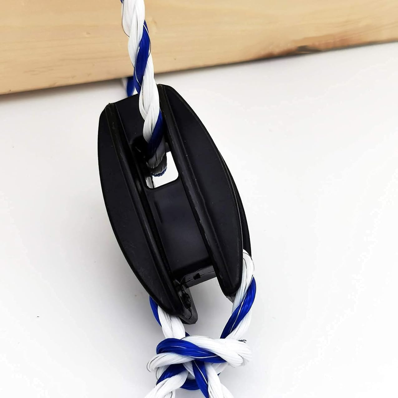 30Pcs Bull Nose End Insulator for Electric Fence, AU Standard Durable Plastic Livestock Fencing Insulators for Electric Fence Post, Secure and Weather Resistant image number 6