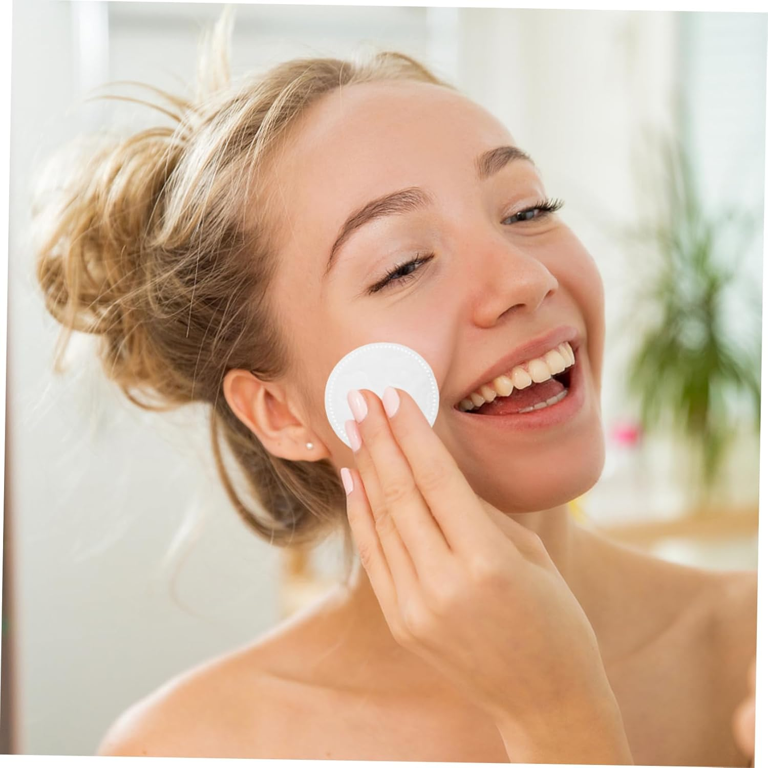 Beavorty 100Pcs 58Mm round Pure Cotton Makeup Remover Pads Disposable Facial Pads Soft Cotton Rounds for Women Face Cleaning and Exfoliating image number 6