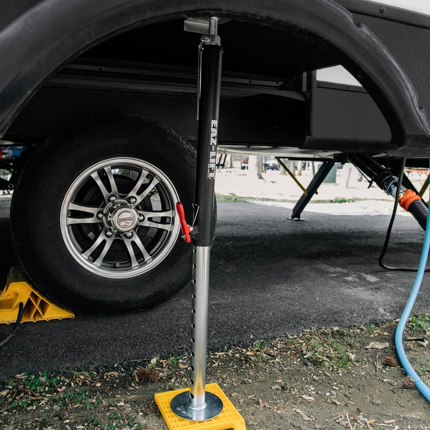 Camco Camper/Rv Stabilizing Jack Pads - Features Interlocking Design & Includes Handy Strap for RV Storage and Organization - Molded of Strong UV Stabilized Polypropylene - 4-Pack (44595) image number 6