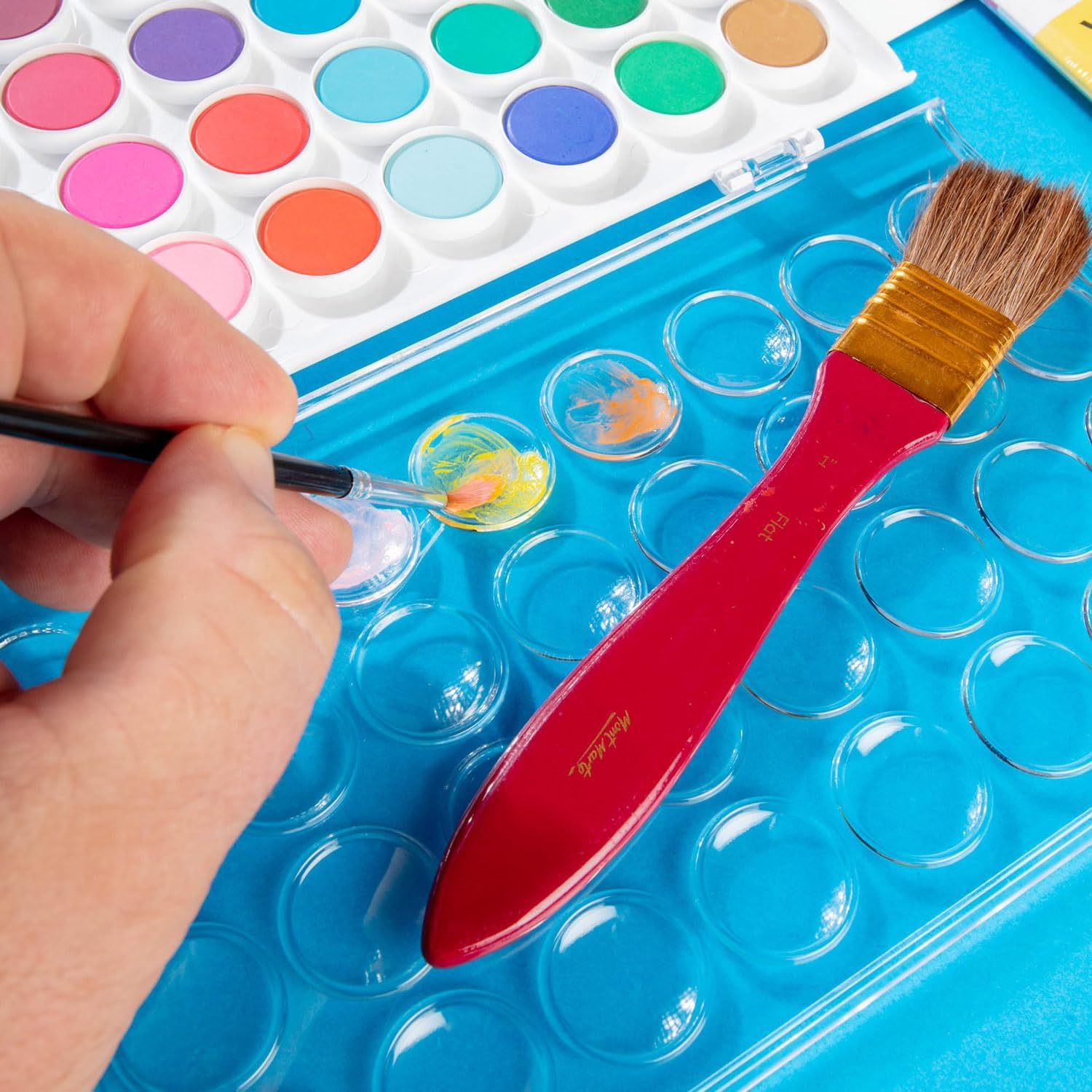 Mont Marte Watercolour Cake Paint 37-Pieces Set image number 6