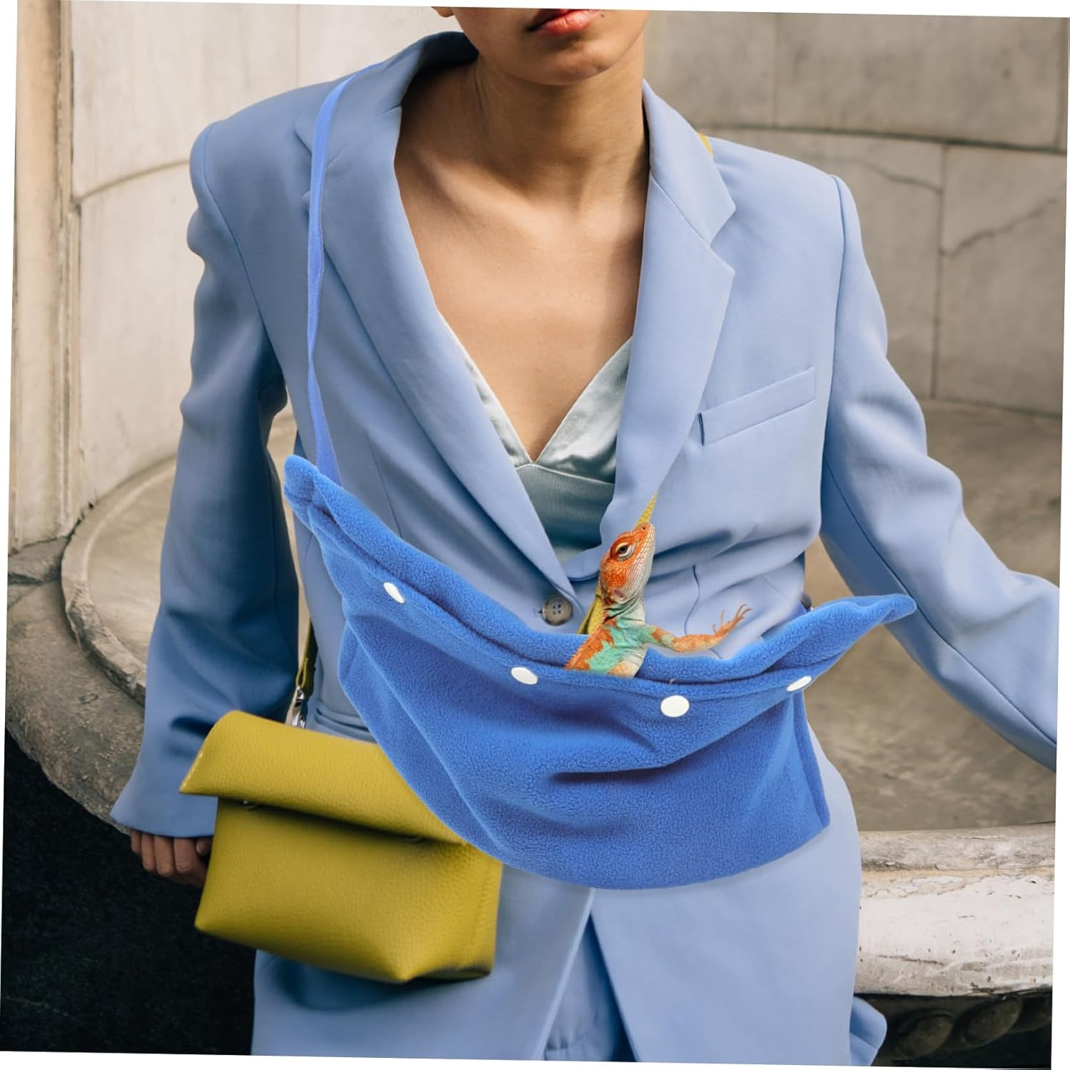 GANAZONO Reptile Sling Carrier Bag for Guinea Pigs Adjustable Outdoor Pet Travel Backpack Lightweight and Portable Chest Pack for Lizards Snakes and Small Animals image number 2