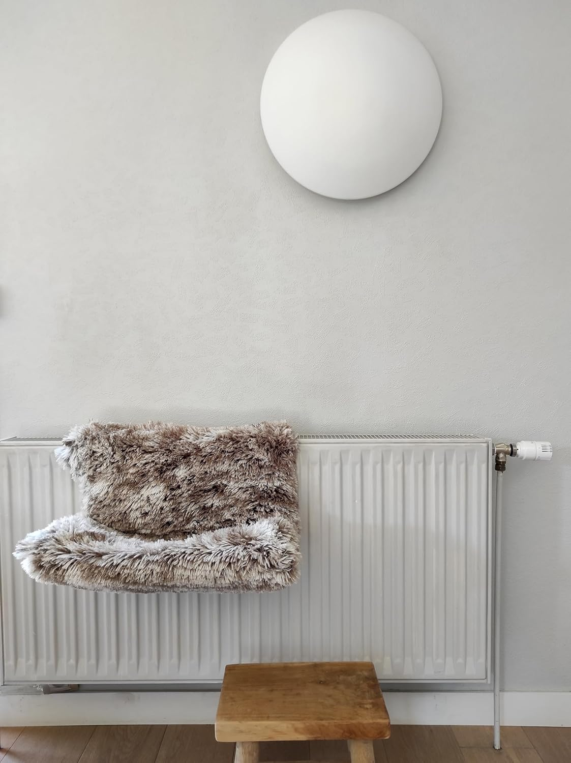 Bobby Poilu Cat Radiator Cave Soft with Hook, Beige, 47 X 30 X 25 Cm