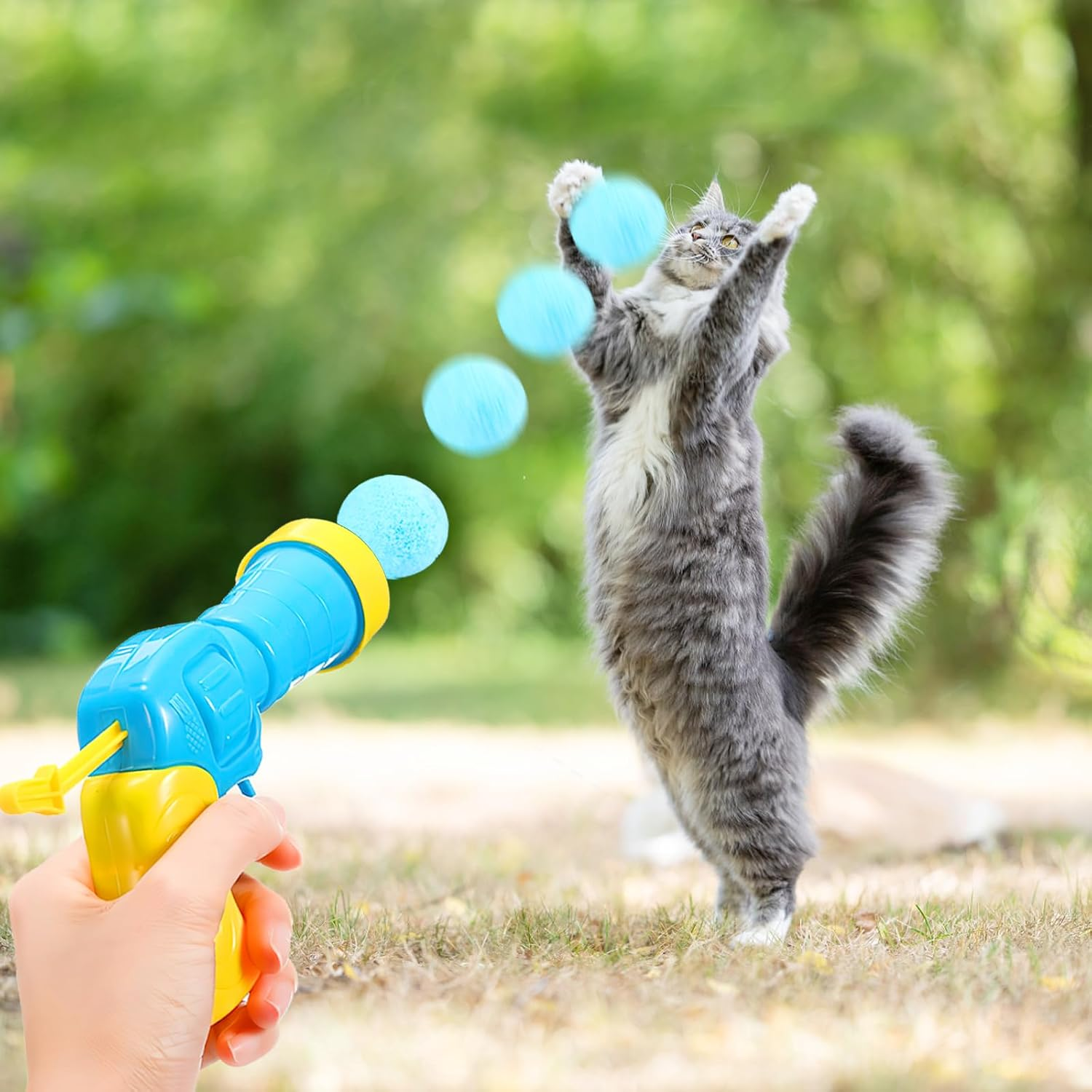 DAWRIS Pack of 2 Cat Toy Ball Gun with 100 Pieces Cat Felt Balls Soft Cat Balls Kitten Pom Poms Ball Interactive Cat Toy Interactive Toy for Cats Training Cats Ball image number 1