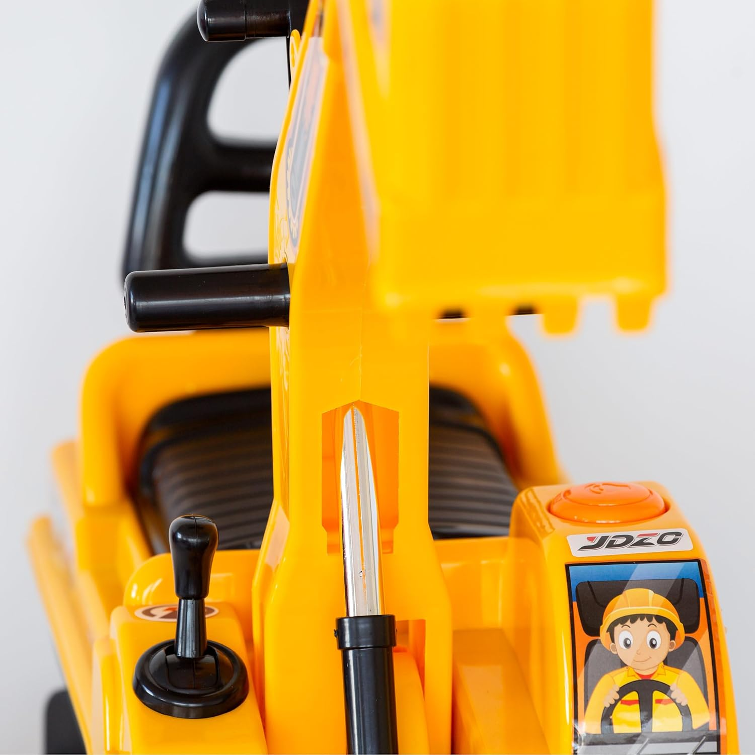 Lenoxx Ride-On Excavator Construction Vehicle Toy for Kids Ages 3+ with Manual Digging Arm, Realistic Rotating Body, Wide Stable Tracks & Bright Yellow Design image number 4