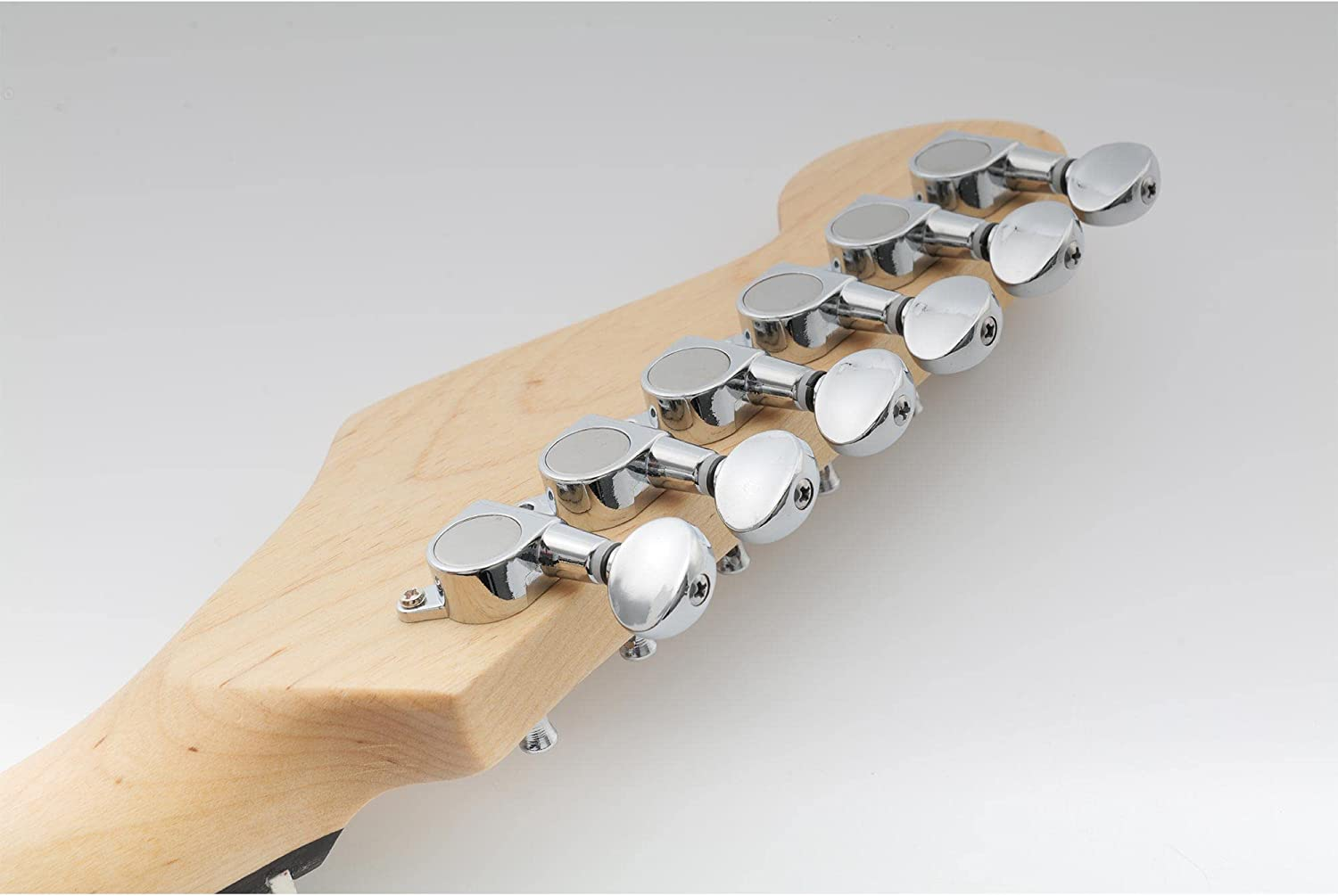 Musiclily 6-In-Line Sealed Guitar Tuners Tuning Pegs Keys Machine Heads Set for Strat Tele Style Electric Guitar, Kidney Button Chrome image number 3