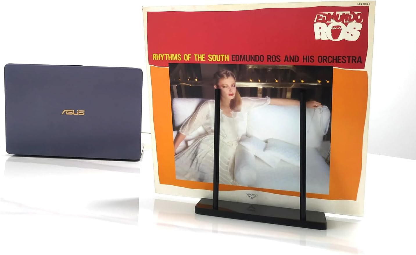 Record Holder, Vinyl Record Display, Tabletop Vinyl Record Holder, Now Playing Record Stand, Minimalist Design Acrylic Record Stand, Easy Assembly (Black) image number 1