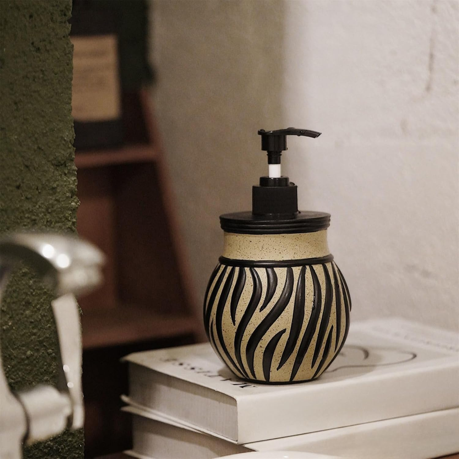 Soap Dispenser Bathroom - Zebra Pattern Soap Dispenser for Bathroom,400Ml Retro Bottle Container Refillable Pump Decorative for Worktop Shower Oil Conditioner Home Lotion image number 4