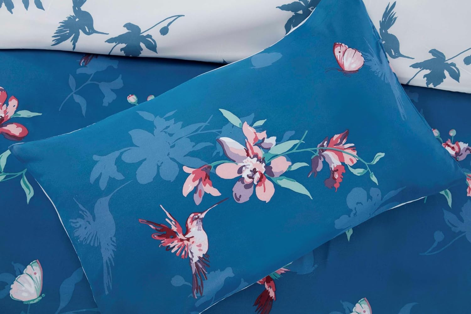 Rapport Home Blue Kingsize Microfibre Duvet Set - Hummingbird Floral Reversible 180 Thread Count Soft Non-Iron Bedding Set &ndash; Floral Duvet Cover Set Featuring Birds, Flowers and Butterflies