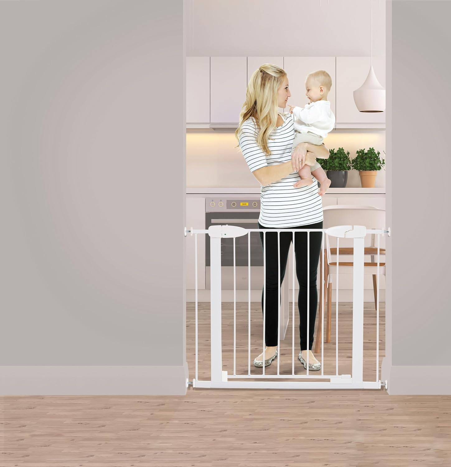 Dreambaby Boston Auto Close Security Gate with 2X7Cm Extensions Combo, White image number 4