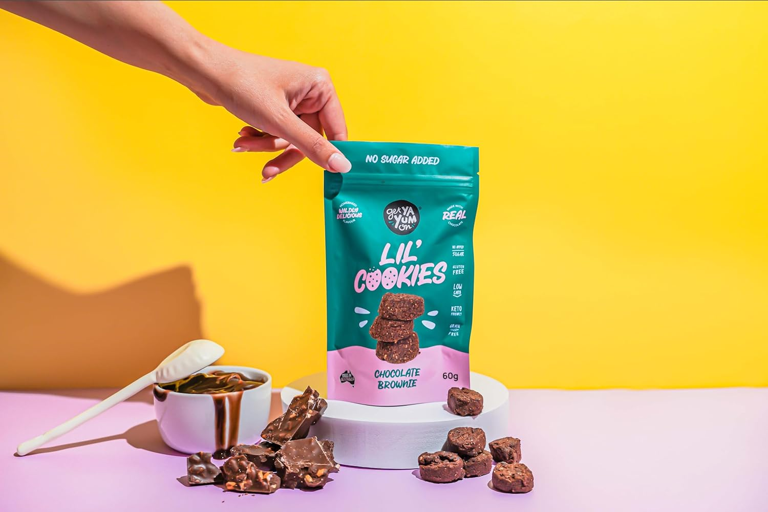 GET YA YUM ON- NO-SUGAR-ADDED CHOCOLATE BROWNIE COOKIES, GLUTEN FREE, LOW CARB, HOMEBAKED FLAVOUR! VALUE PACK 220G image number 4