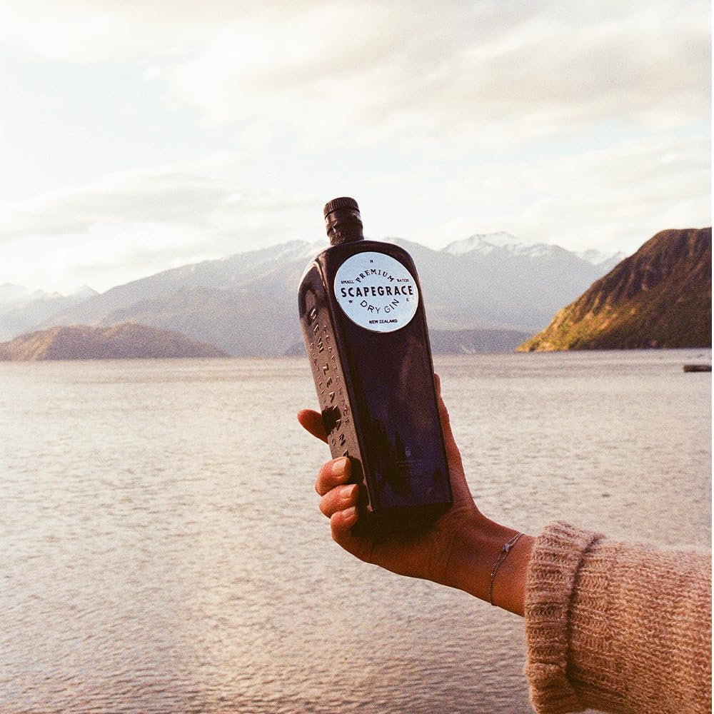 SCAPEGRACE Classic 42.2% - Premium Dry Gin - Small Batch - Distilled with Glacier Water - 70Cl image number 3