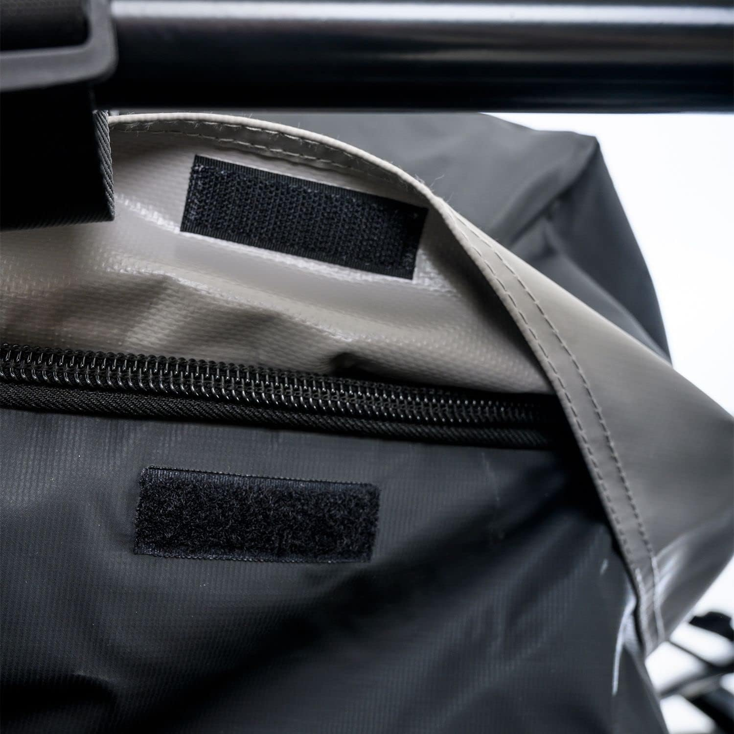 Adventure Kings Half-Length Premium Waterproof Roof Top Bag for Utes Suvs 4WD 34 X 85 X 108Cm image number 4